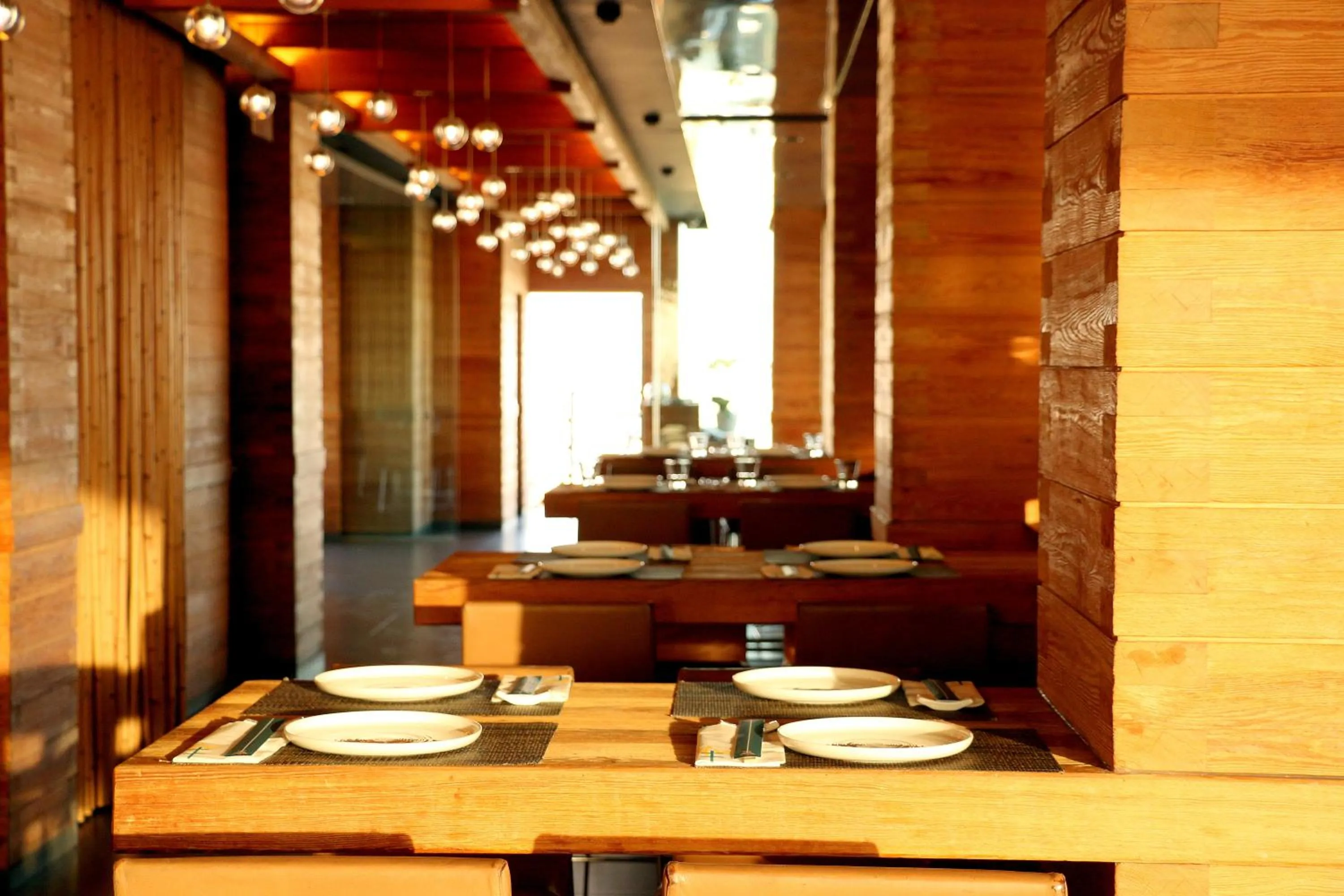 Restaurant/places to eat in AlQasr Metropole Hotel