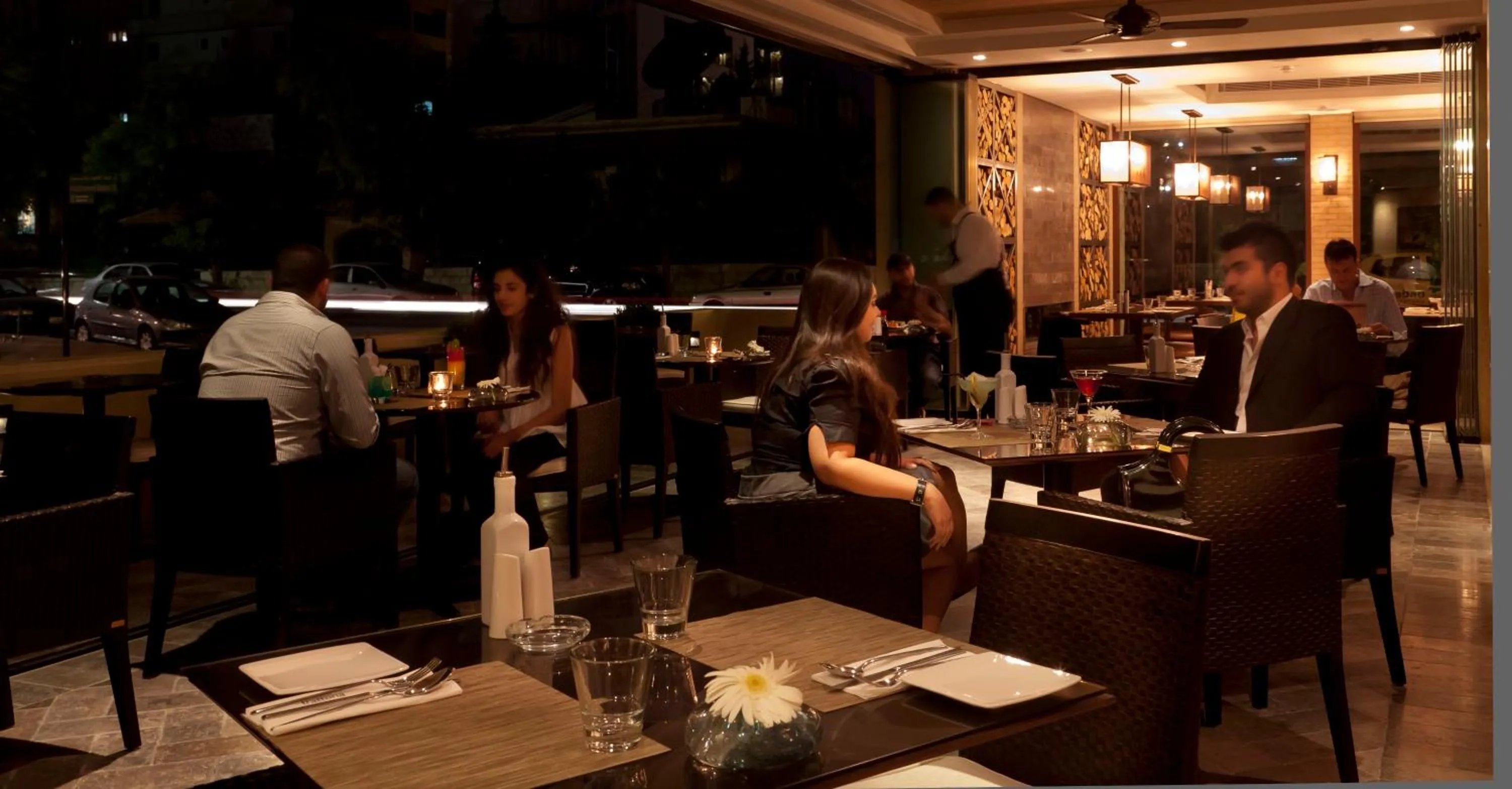 Restaurant/places to eat in AlQasr Metropole Hotel