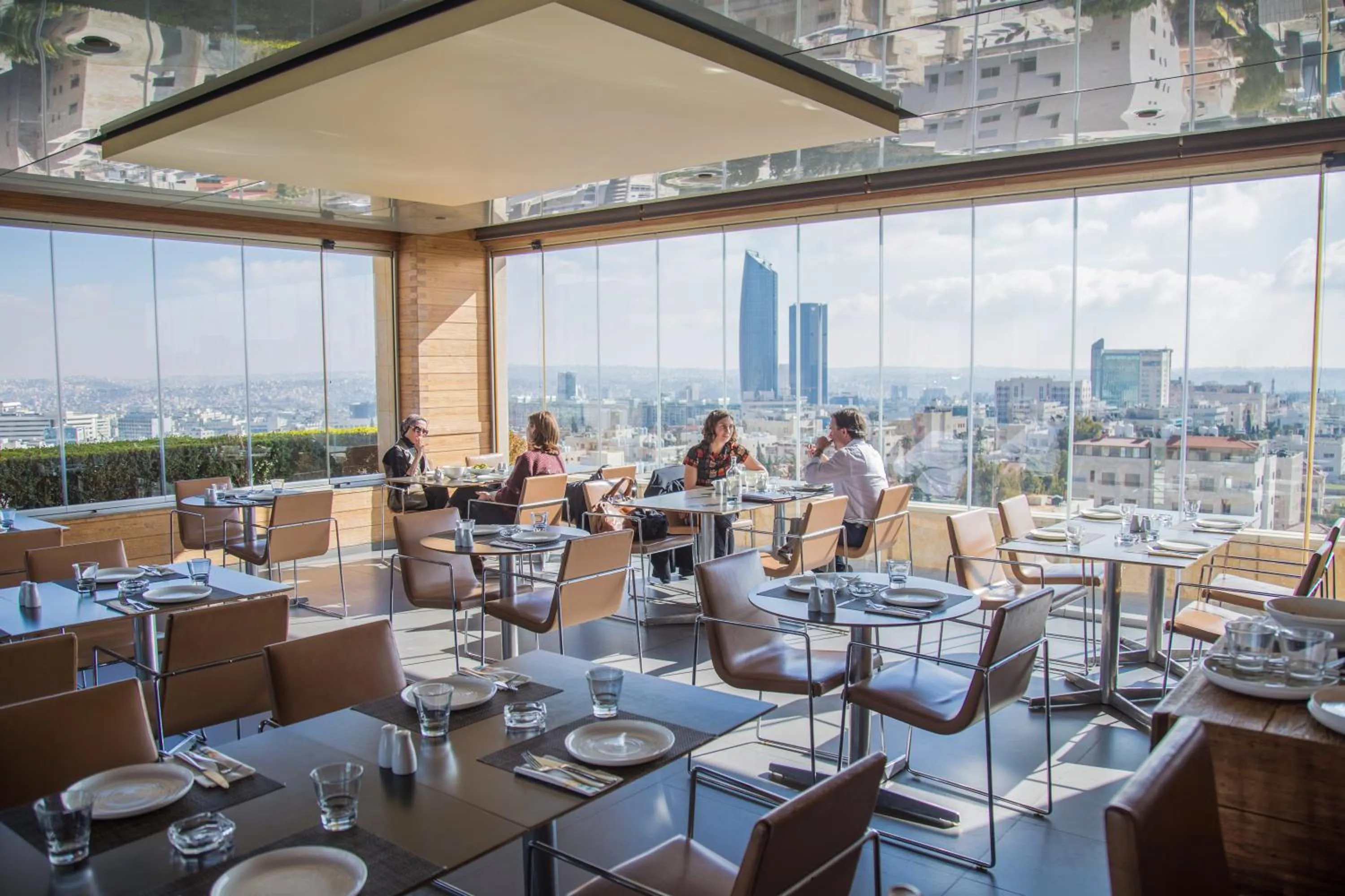 Restaurant/places to eat in AlQasr Metropole Hotel