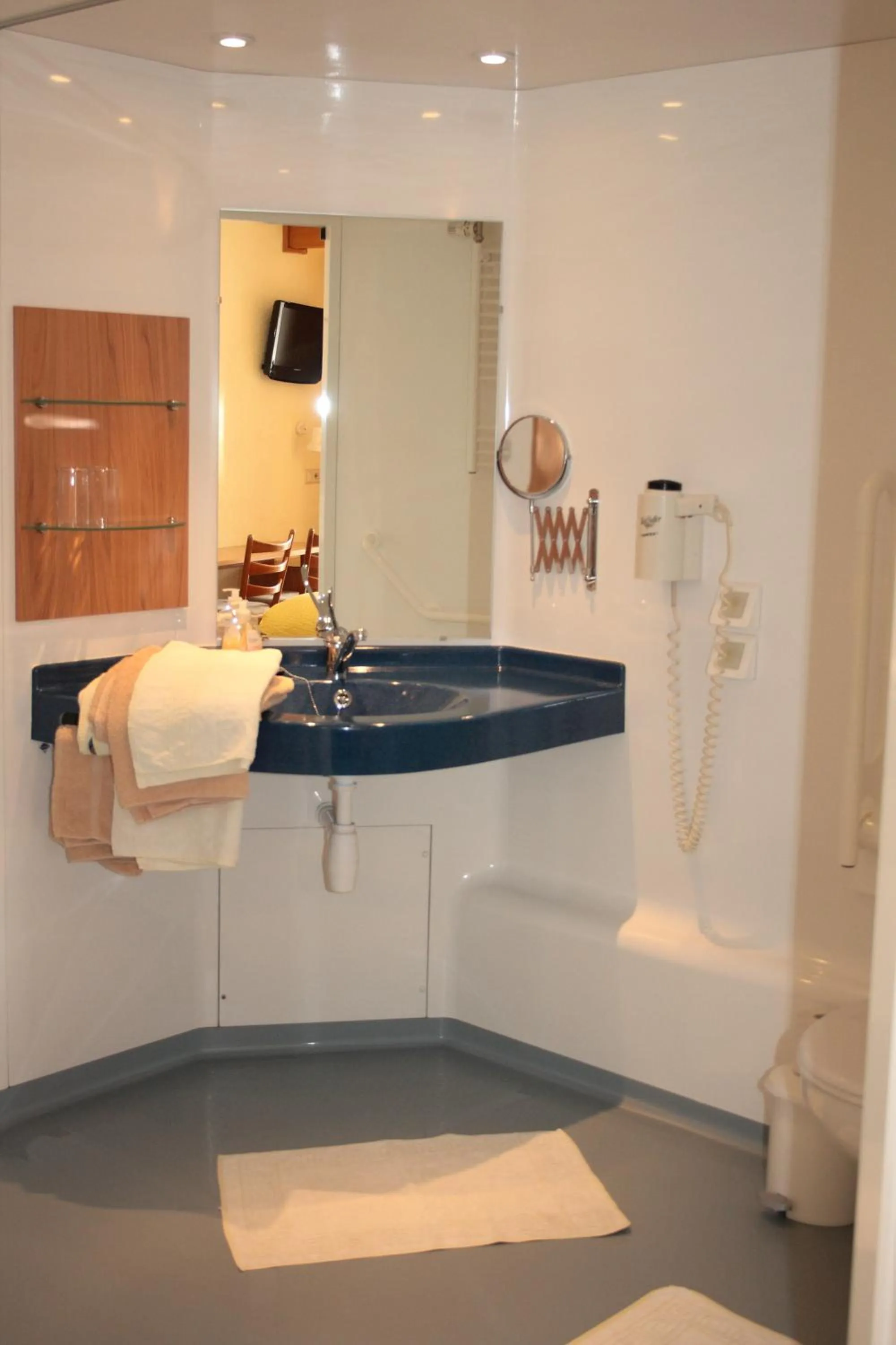 Bathroom in Schwarzwald-Gasthof Hirsch