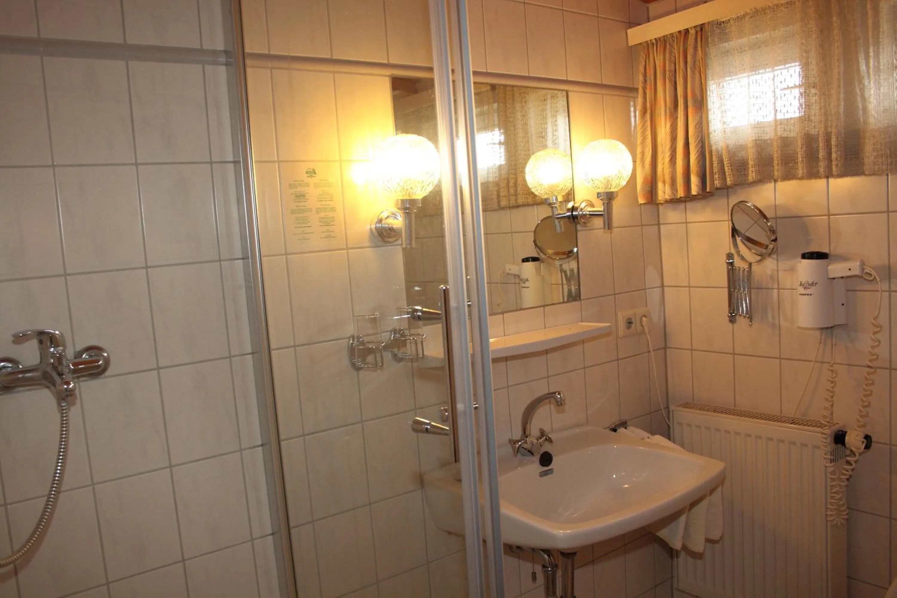 Bathroom in Schwarzwald-Gasthof Hirsch