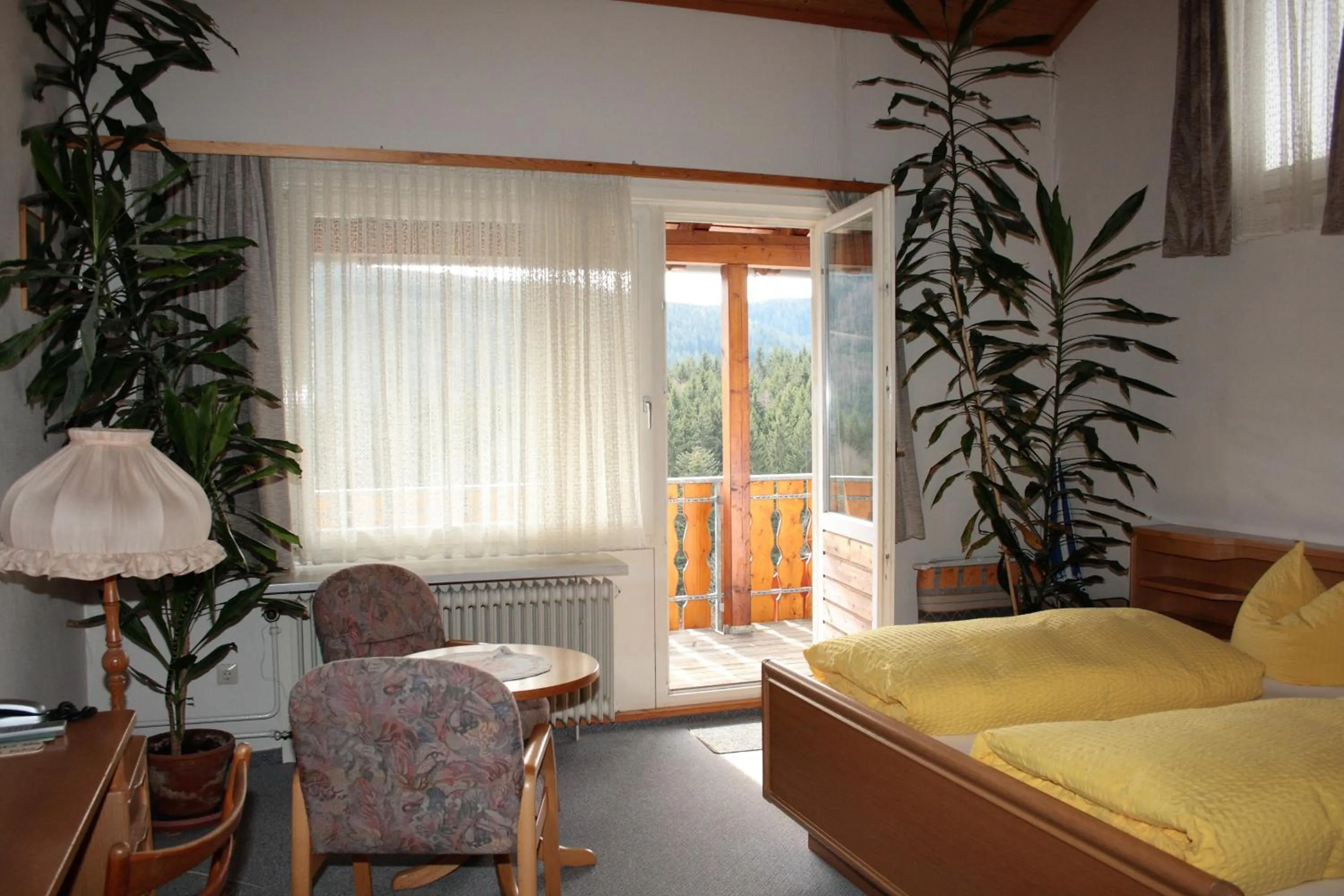 Photo of the whole room, Bed in Schwarzwald-Gasthof Hirsch