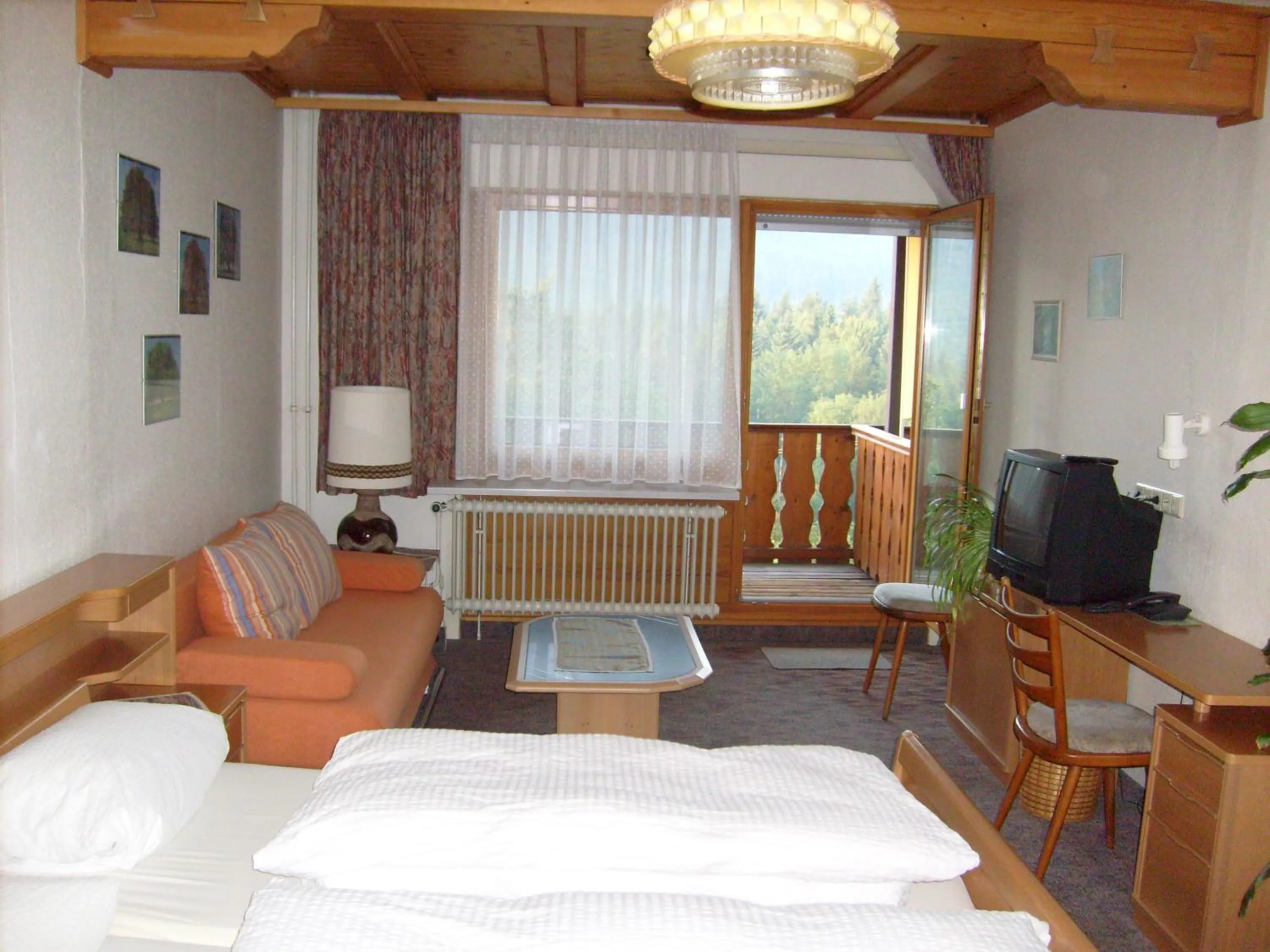 Photo of the whole room in Schwarzwald-Gasthof Hirsch