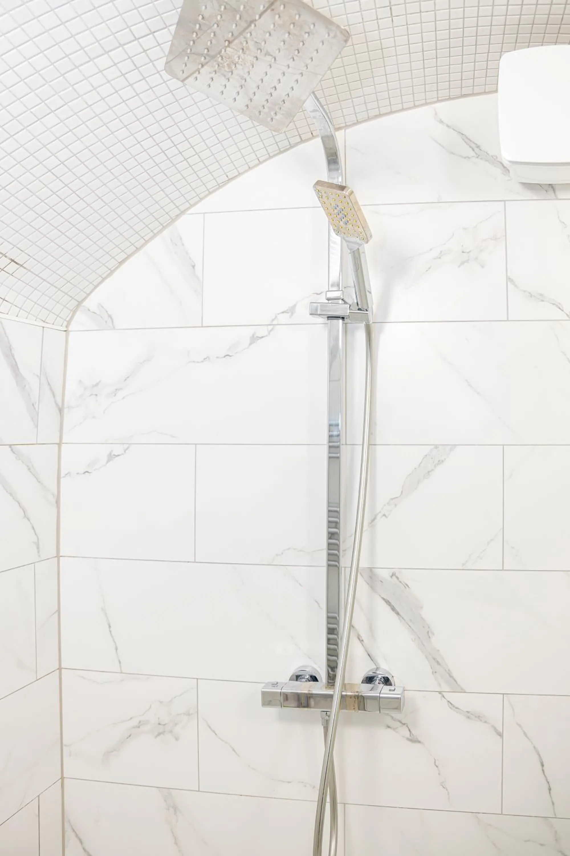 Bathroom in FLASH SALE Kemptown 2 Bedroom Flat BN224EAT02