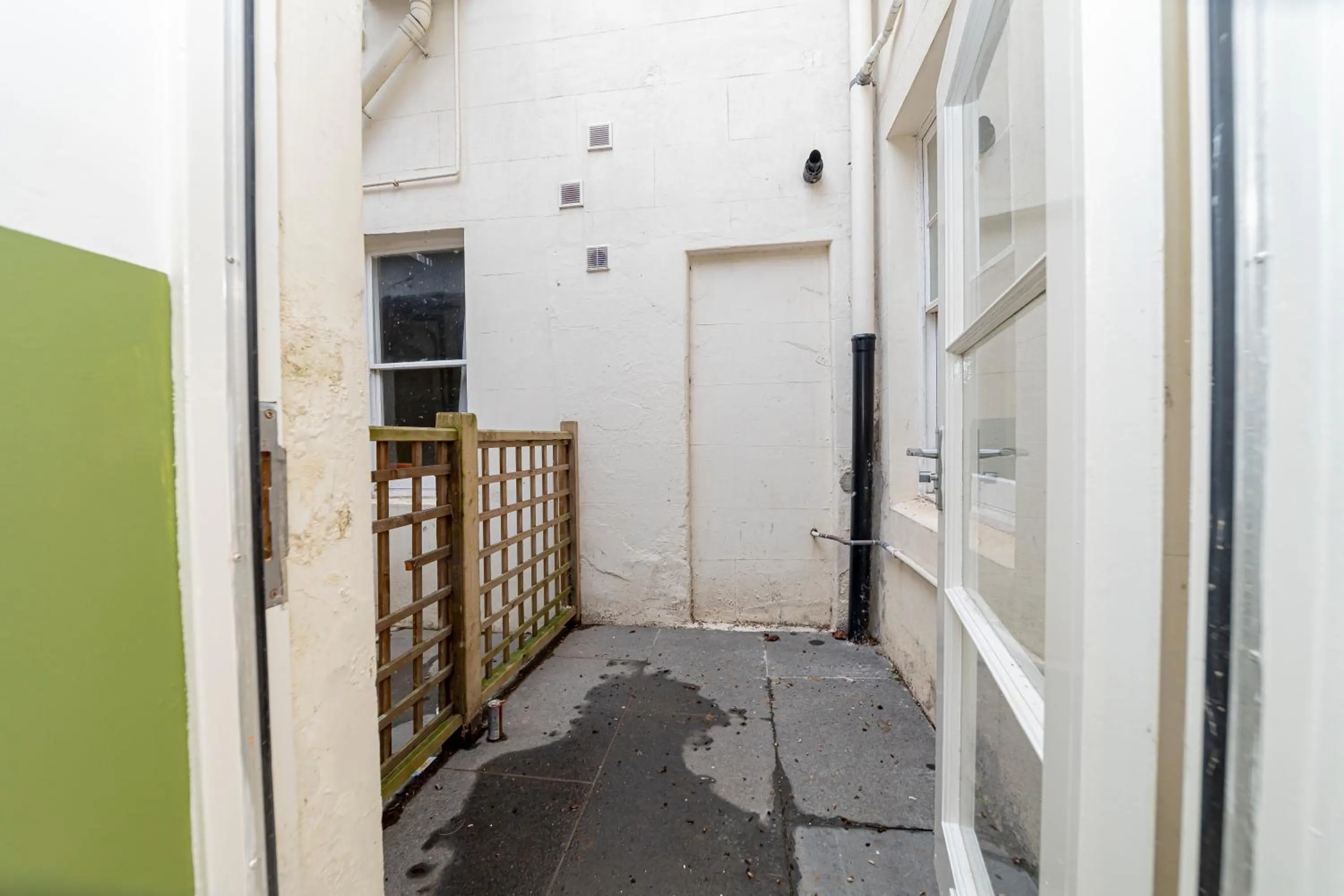 Balcony/Terrace in FLASH SALE Kemptown 2 Bedroom Flat BN224EAT02