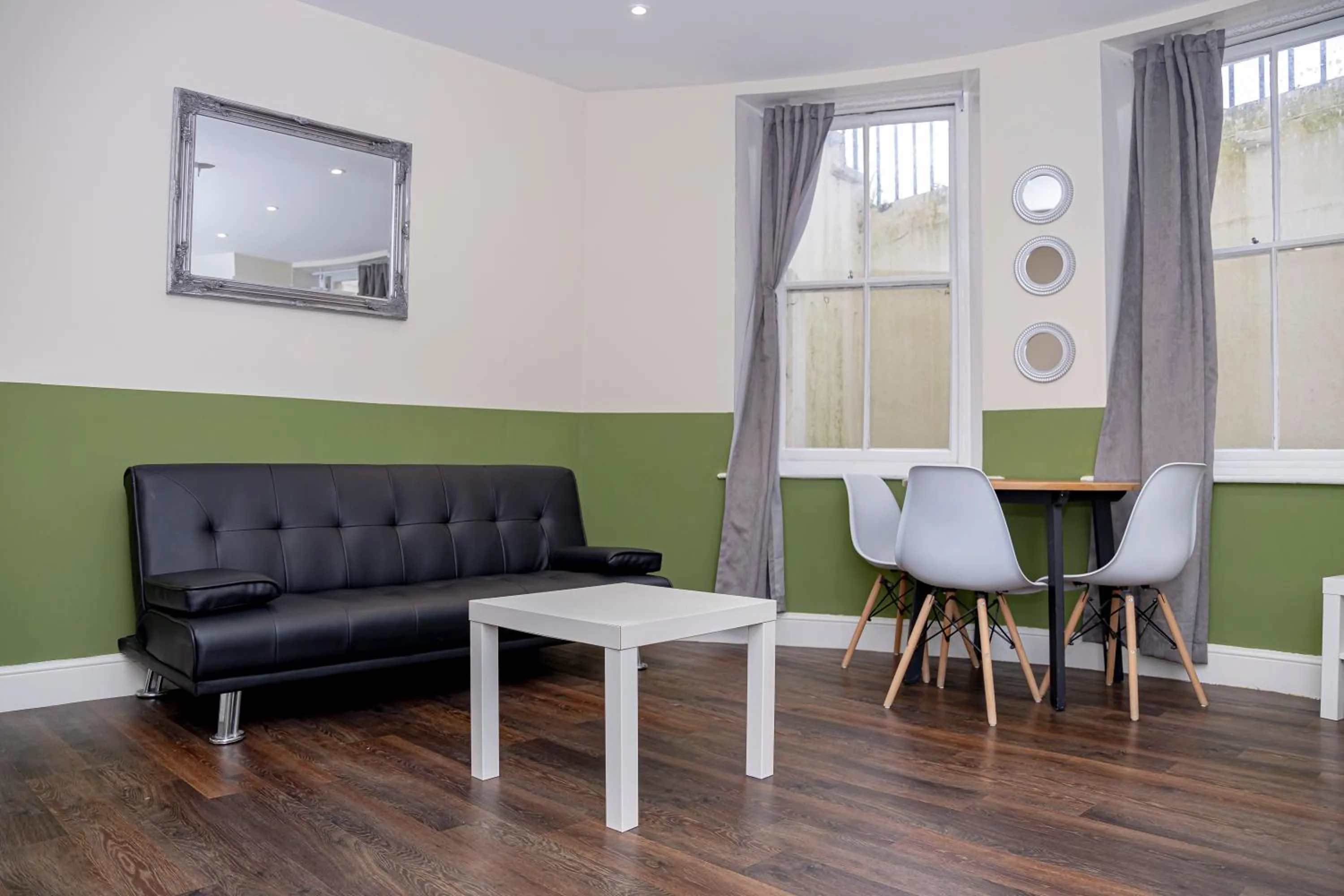 Living room in FLASH SALE Kemptown 2 Bedroom Flat BN224EAT02