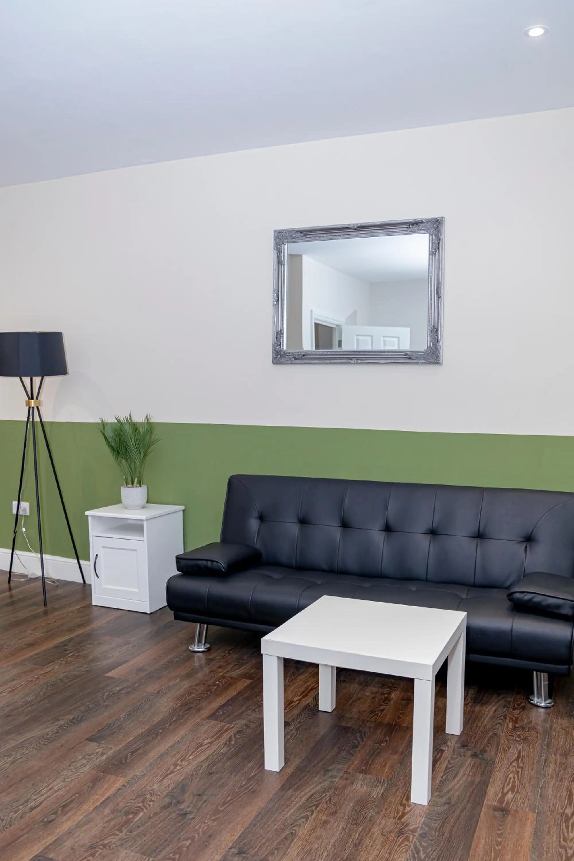 Living room in FLASH SALE Kemptown 2 Bedroom Flat BN224EAT02