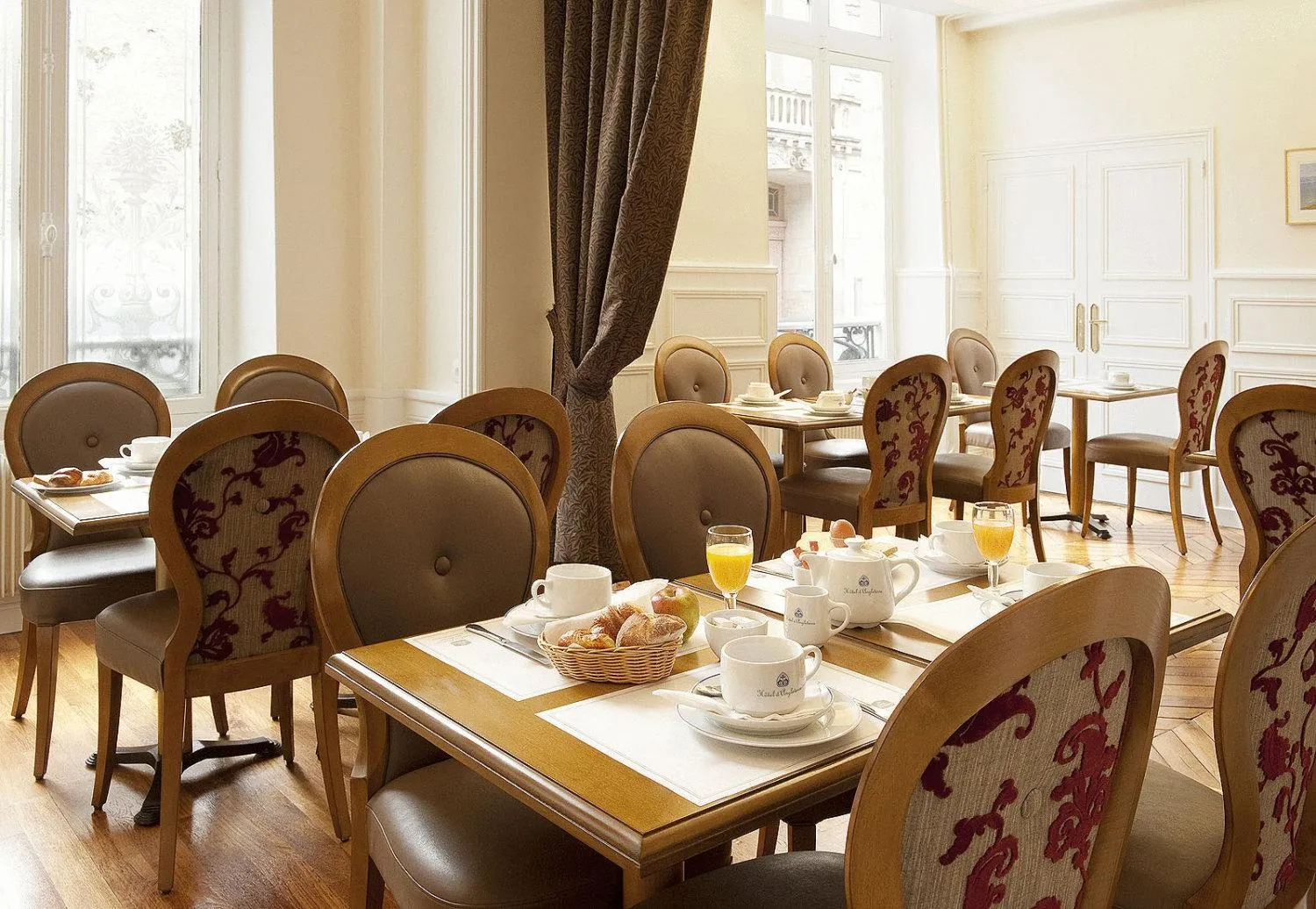 Restaurant/places to eat in Best Western Plus Hôtel D'Angleterre - Centre historique
