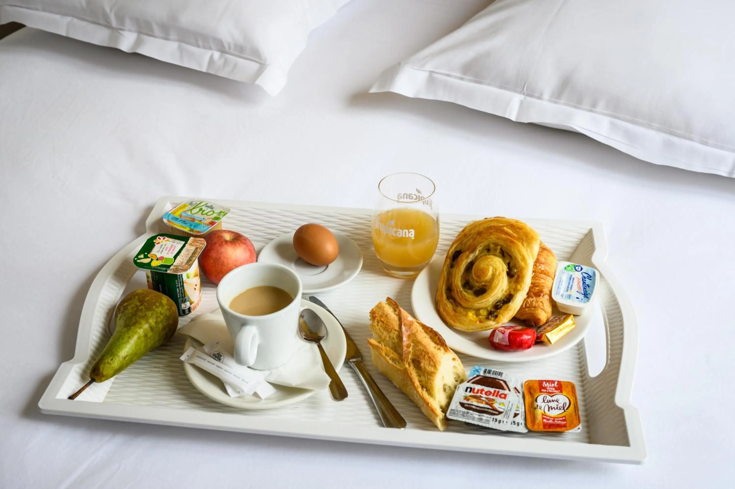 Breakfast, Bed in Hôtel D'Alsace