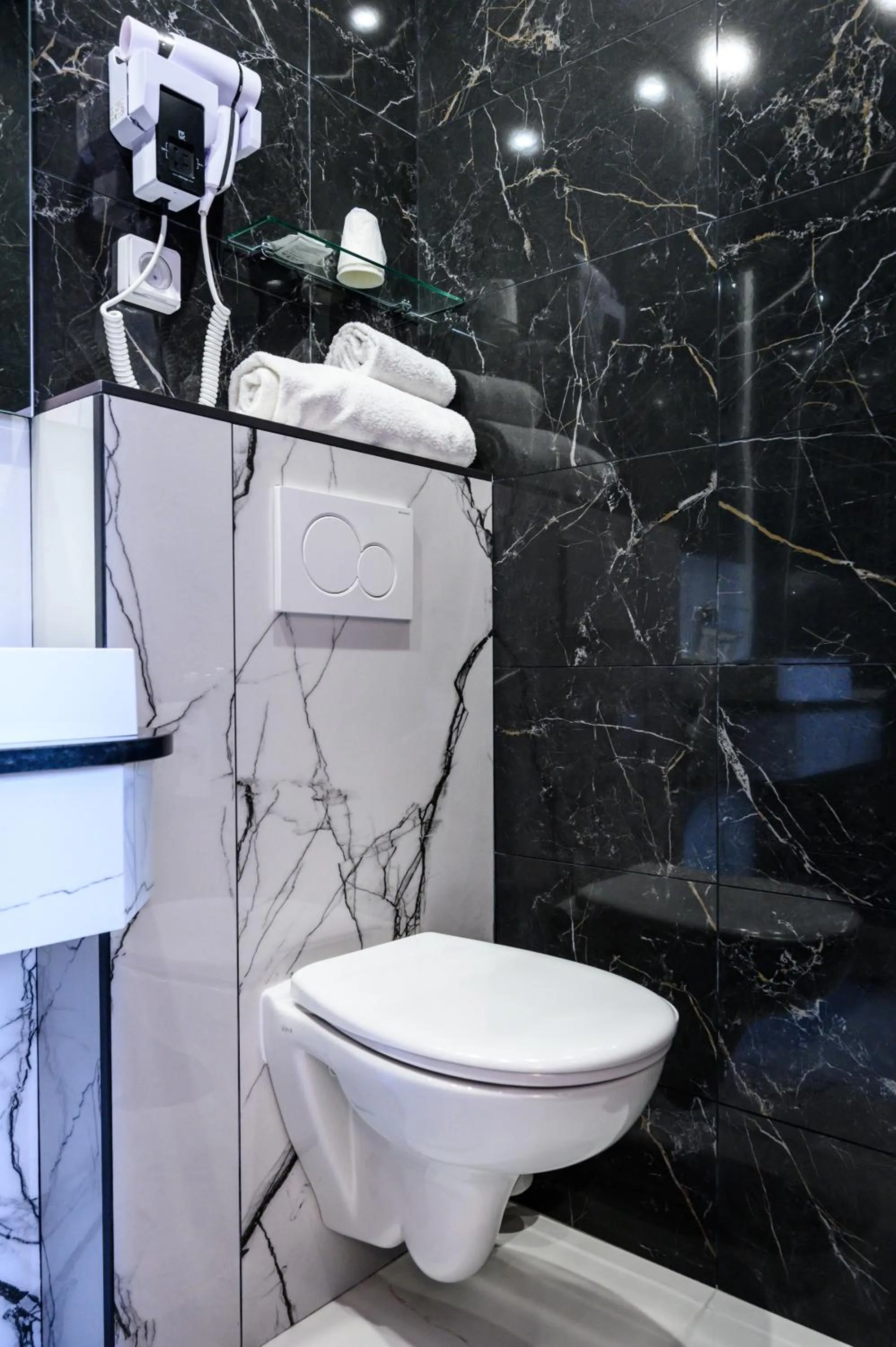 Bathroom in Hôtel D'Alsace