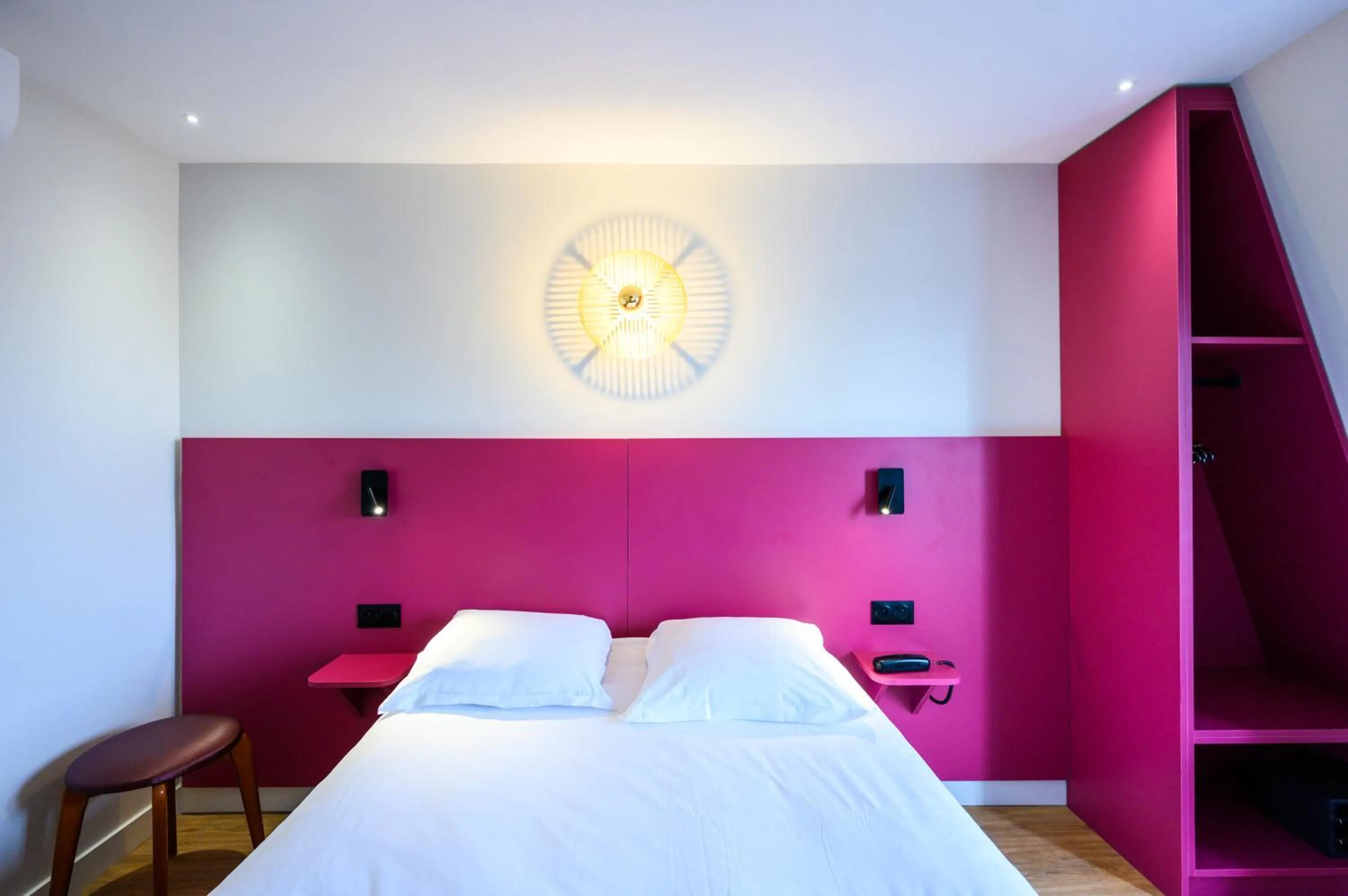 Bed in Hôtel D'Alsace