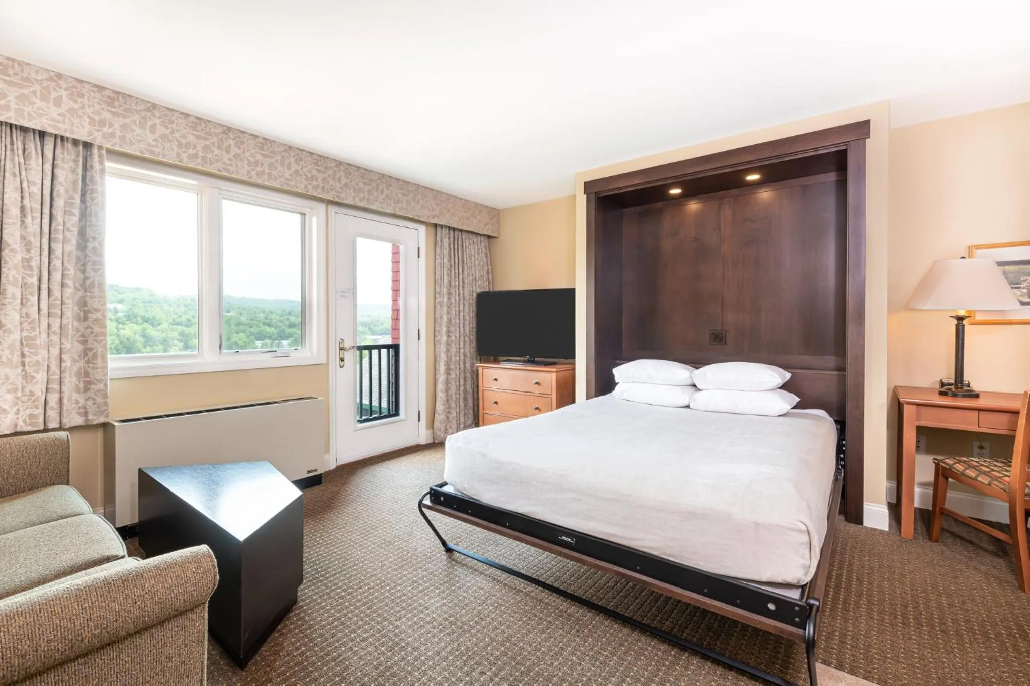 Bedroom, Bed in Grand Summit Resort