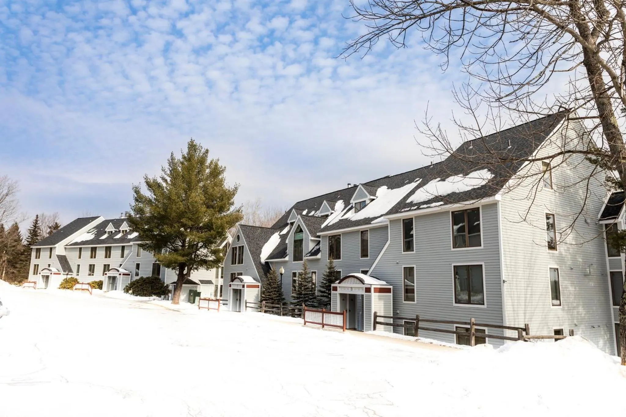 Property building in Mount Snow Lodging