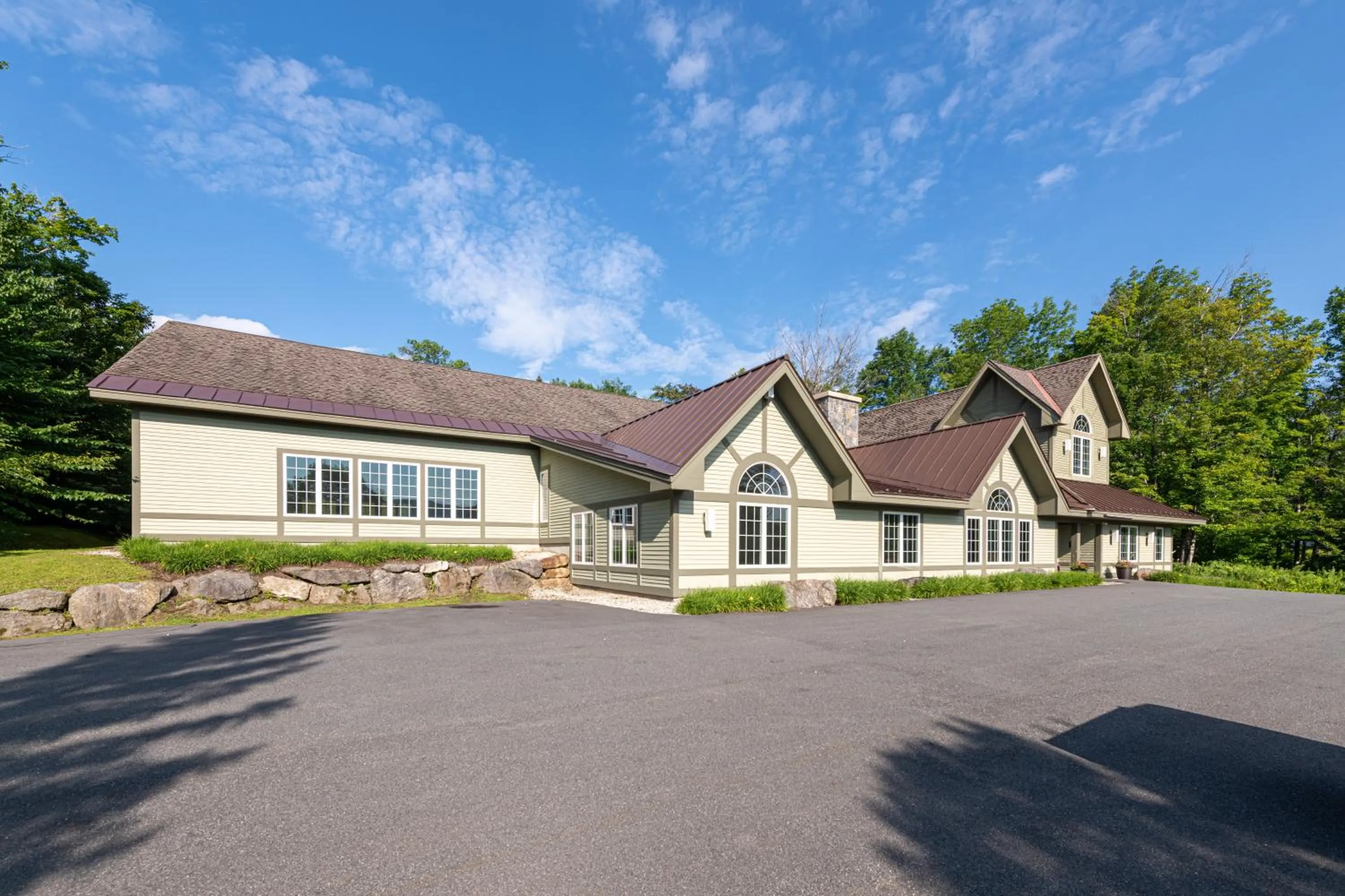 Property building in Mount Snow Lodging
