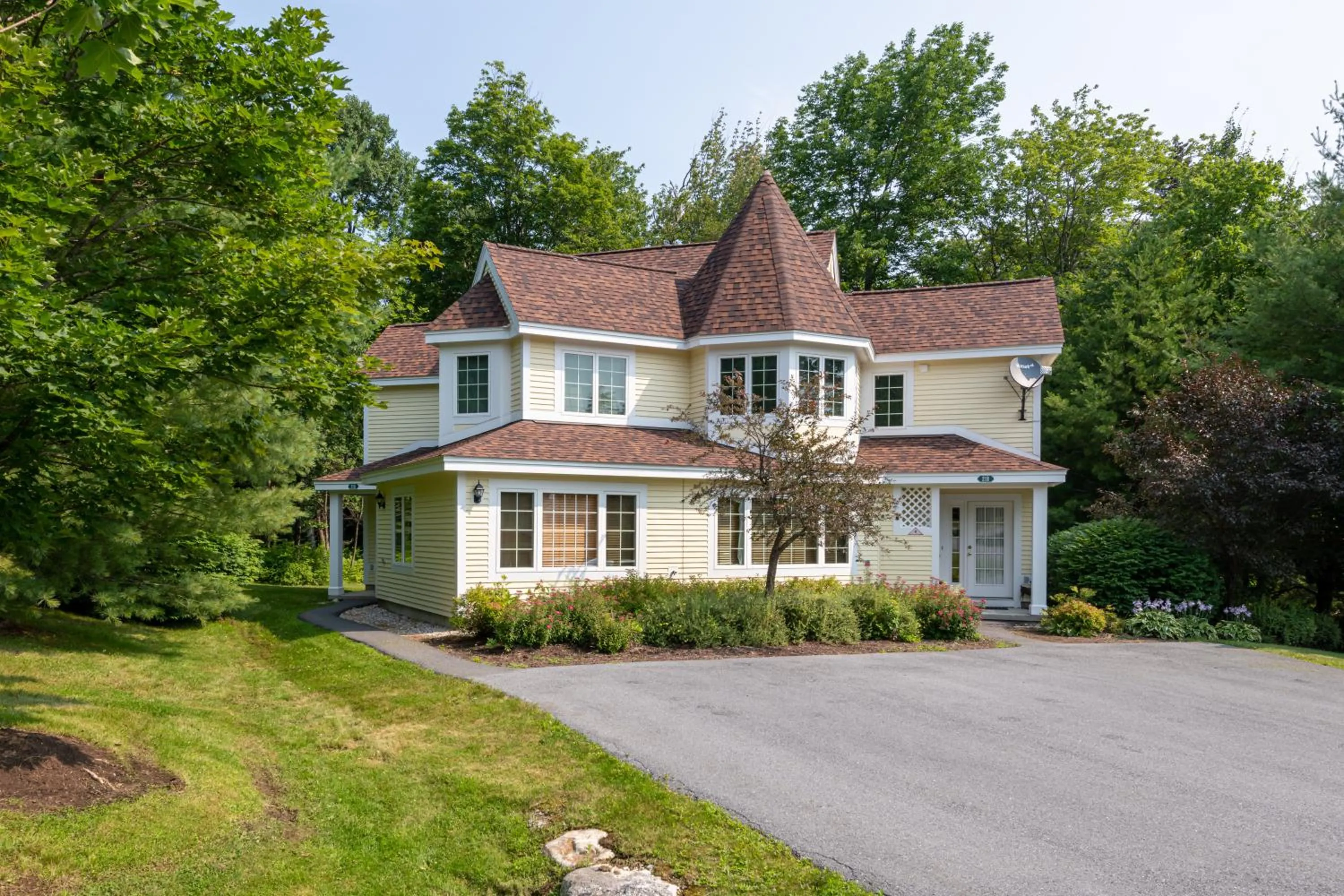 Property building in Mount Snow Lodging