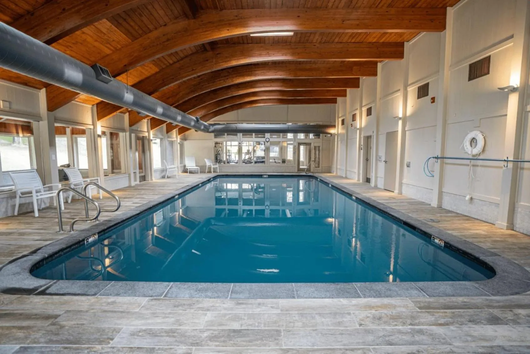 Swimming pool in Mount Snow Lodging