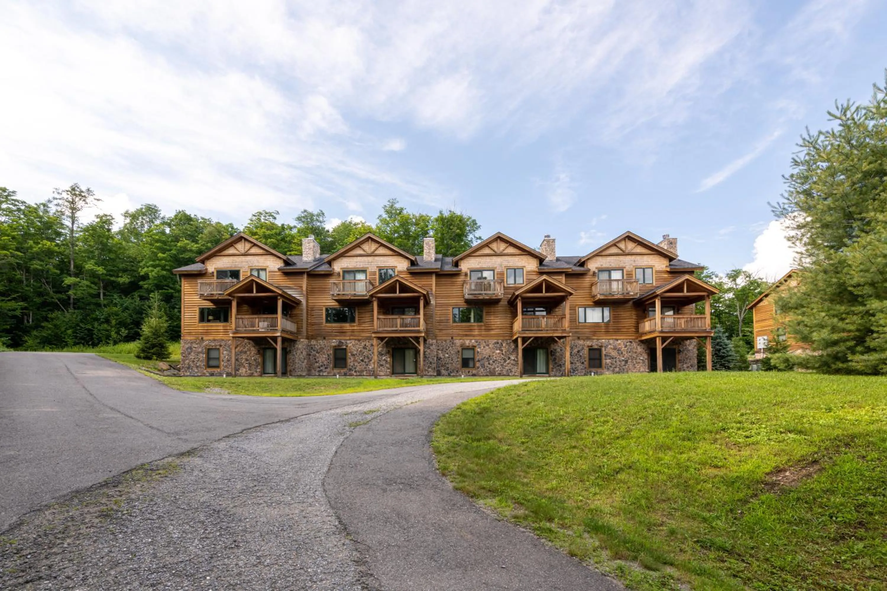 Property building in Mount Snow Lodging