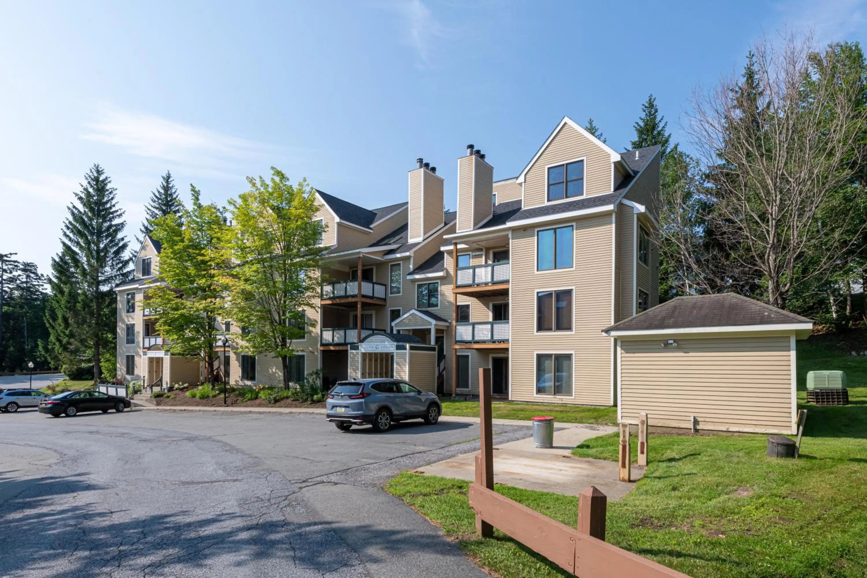 Property building in Mount Snow Lodging