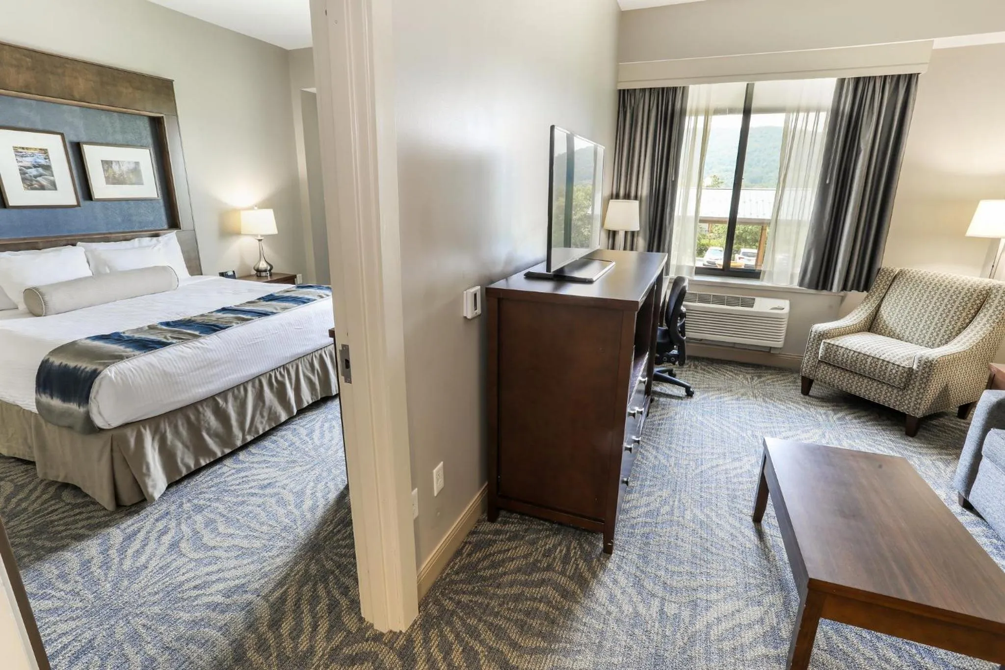 Photo of the whole room, Bed in Liberty Mountain Resort