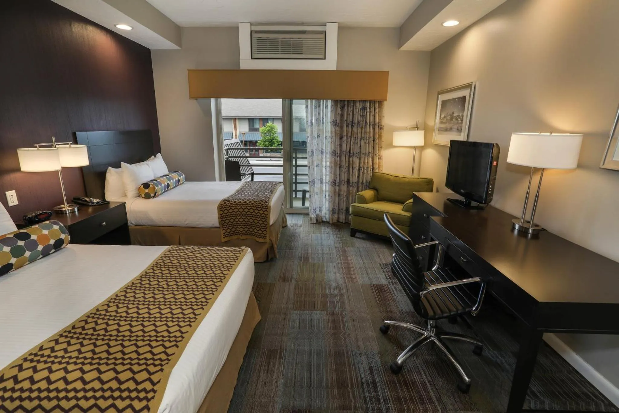 Photo of the whole room, Bed in Liberty Mountain Resort