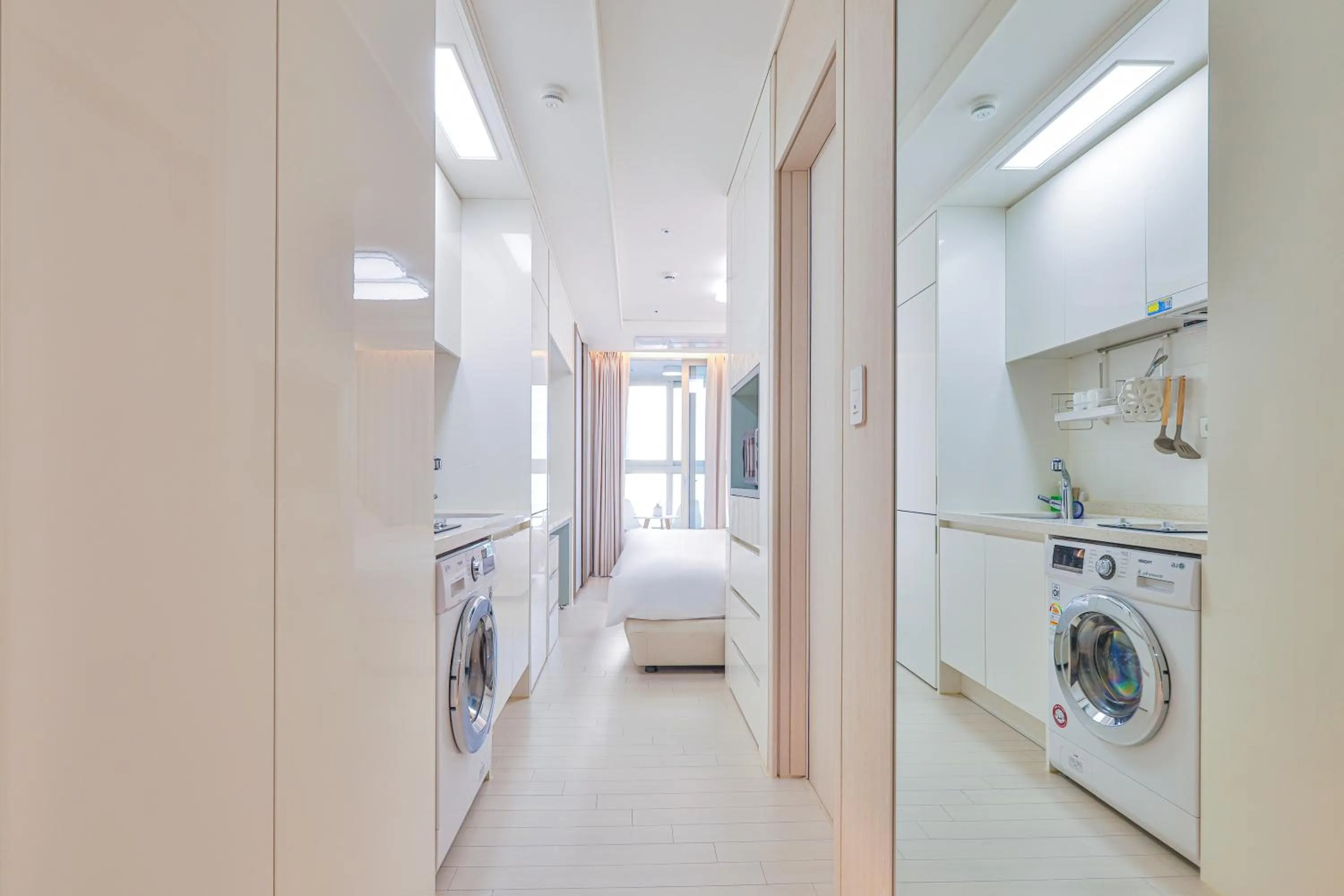 Property building, Bed in Landmark Stay in Songdo