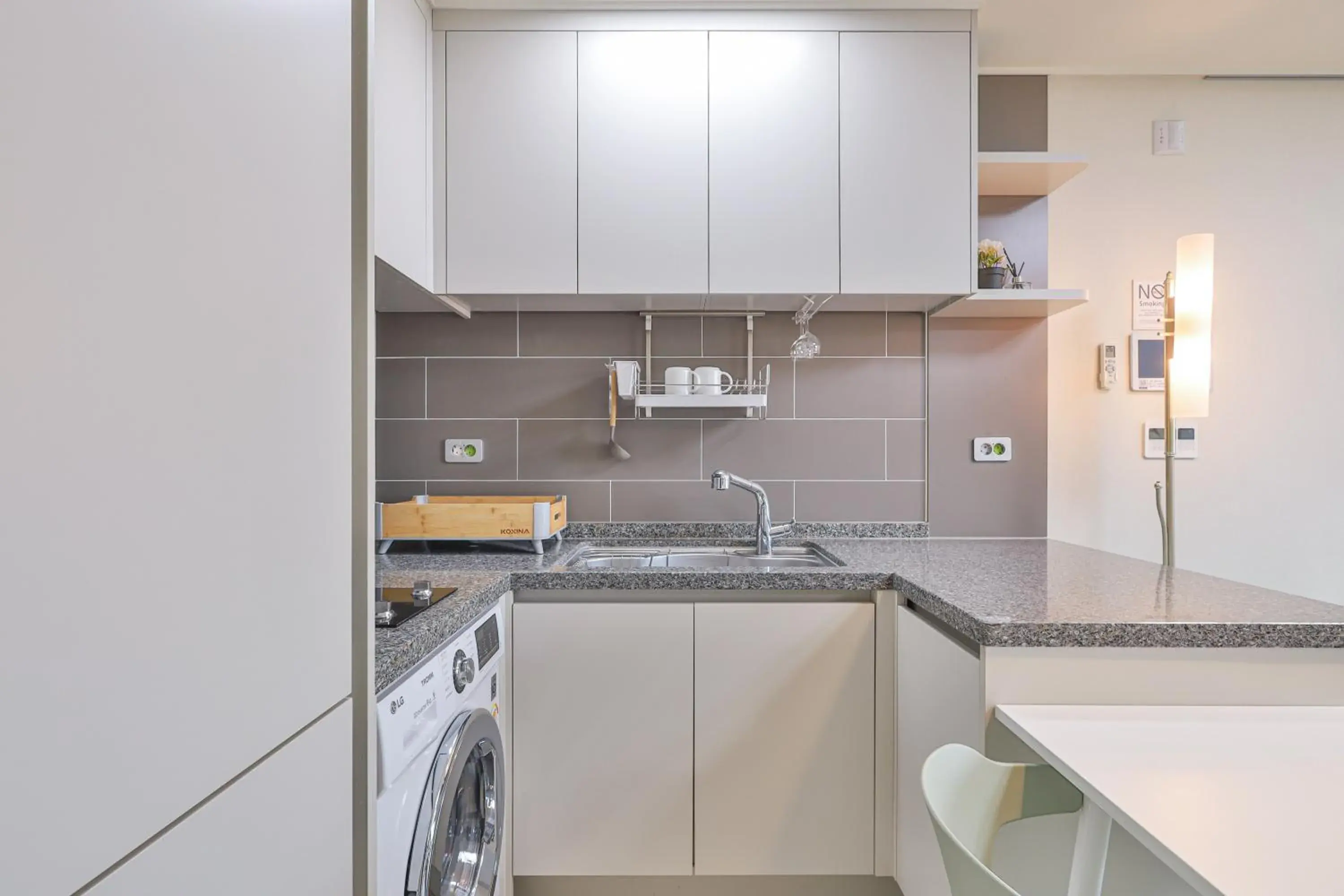 Double Room with Balcony in Landmark Stay in Songdo Double Room with Balcony in Landmark Stay in Songdo