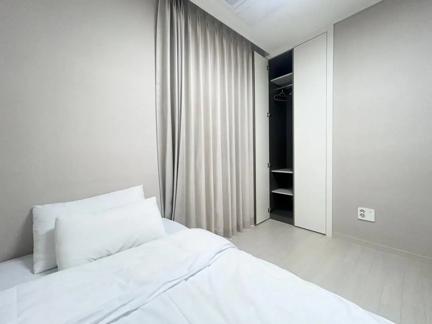 Bed in Landmark Stay in Songdo Bed in Landmark Stay in Songdo