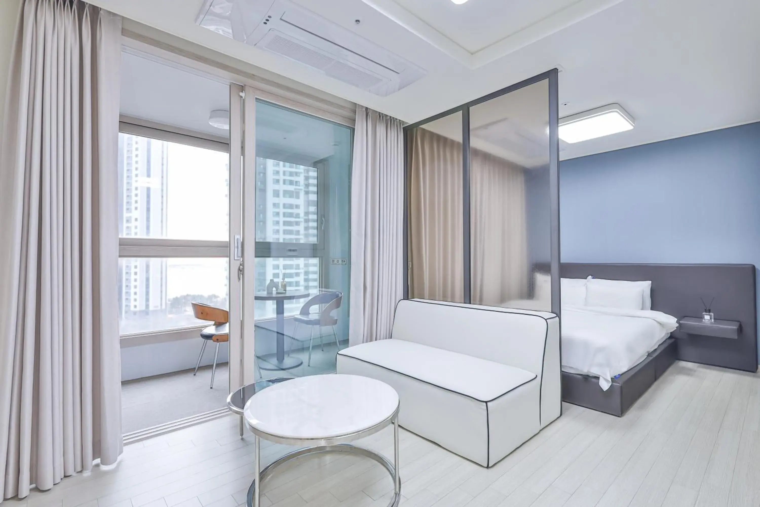 Property building, Bed in Landmark Stay in Songdo Property building, Bed in Landmark Stay in Songdo