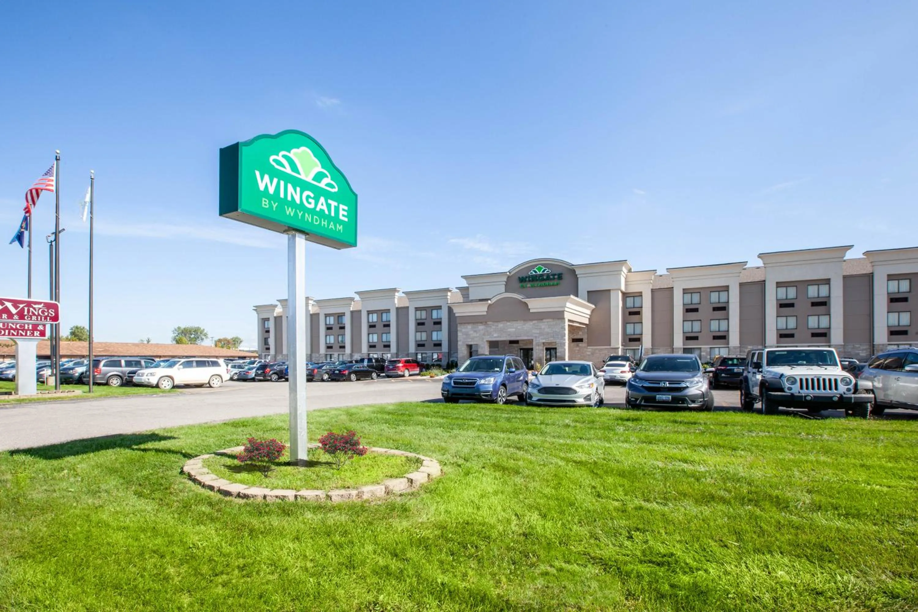 Property building in Wingate by Wyndham Detroit Metro Airport