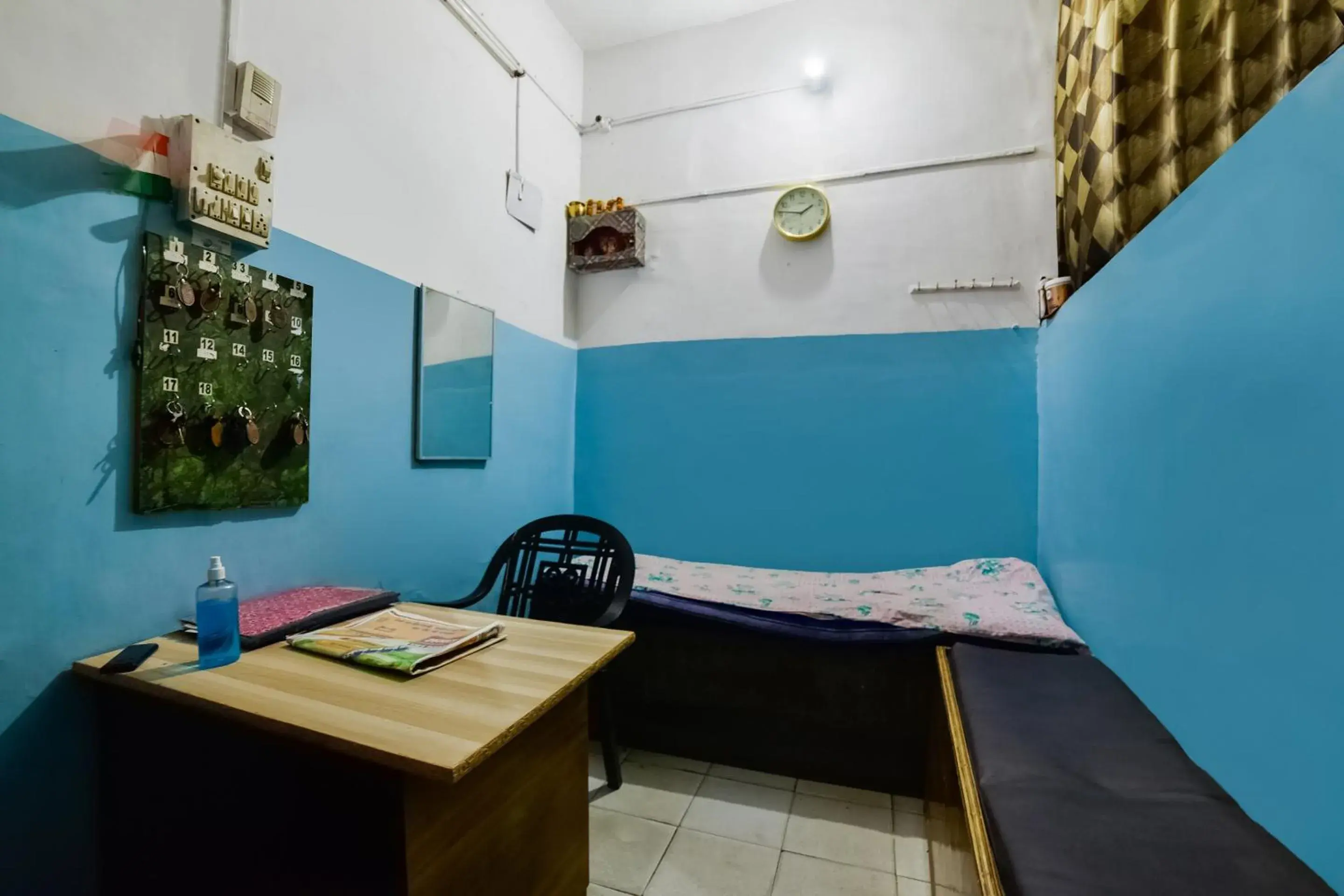 Lobby or reception, Bed in SPOT ON Luv-kush Inn Lobby or reception, Bed in SPOT ON Luv-kush Inn