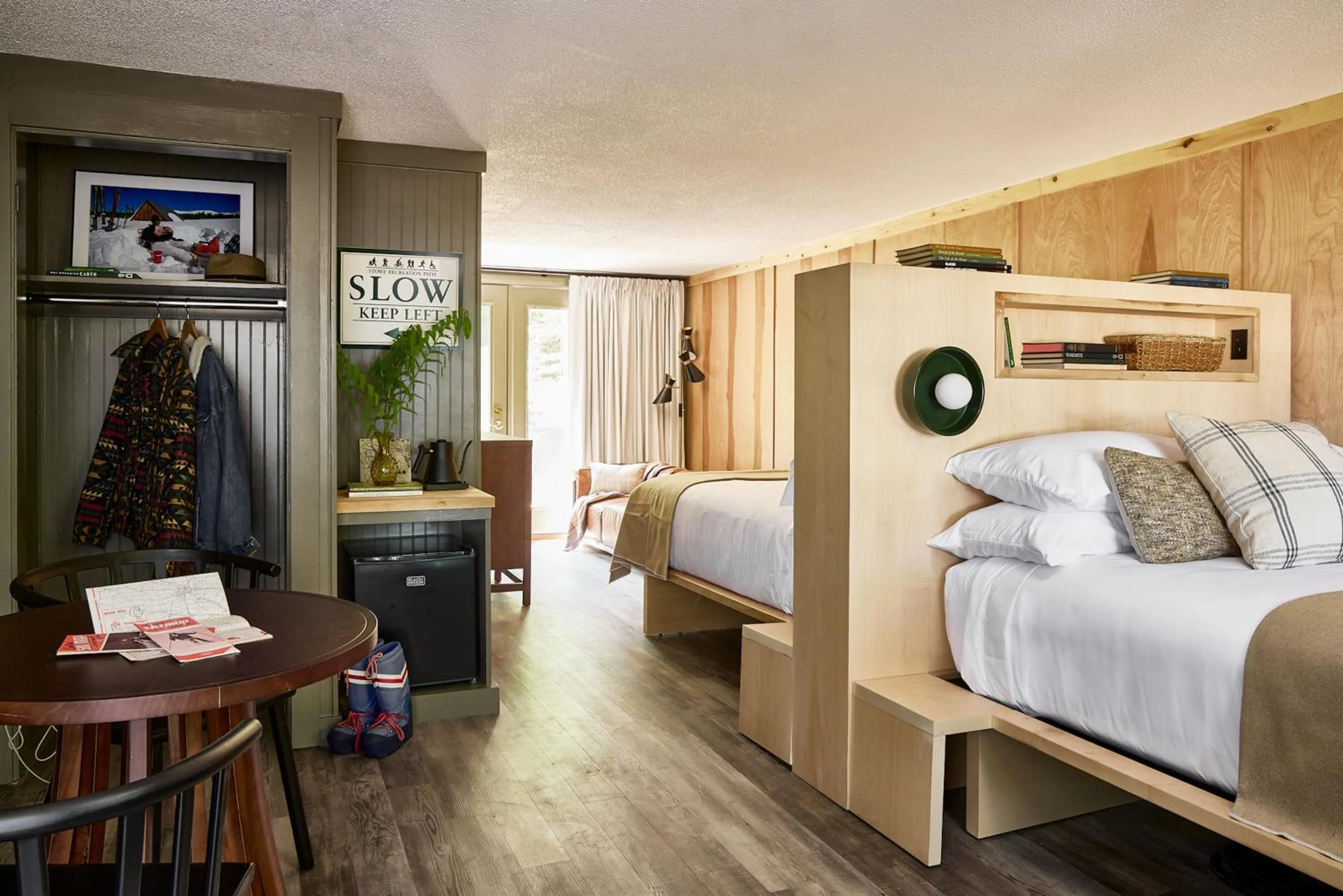 Photo of the whole room, Bed in Bluebird Cady Hill Lodge