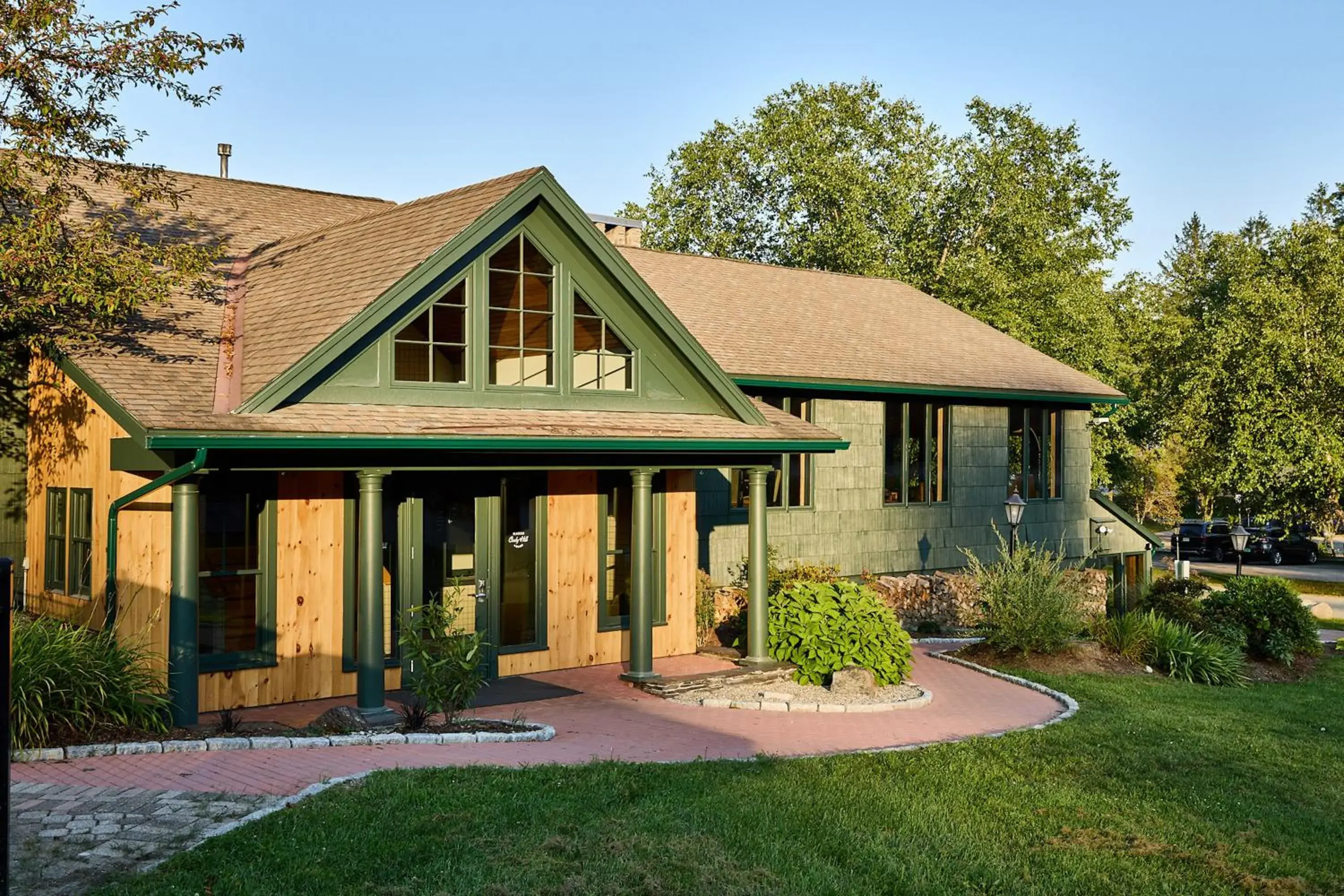 Property building in Bluebird Cady Hill Lodge Property building in Bluebird Cady Hill Lodge