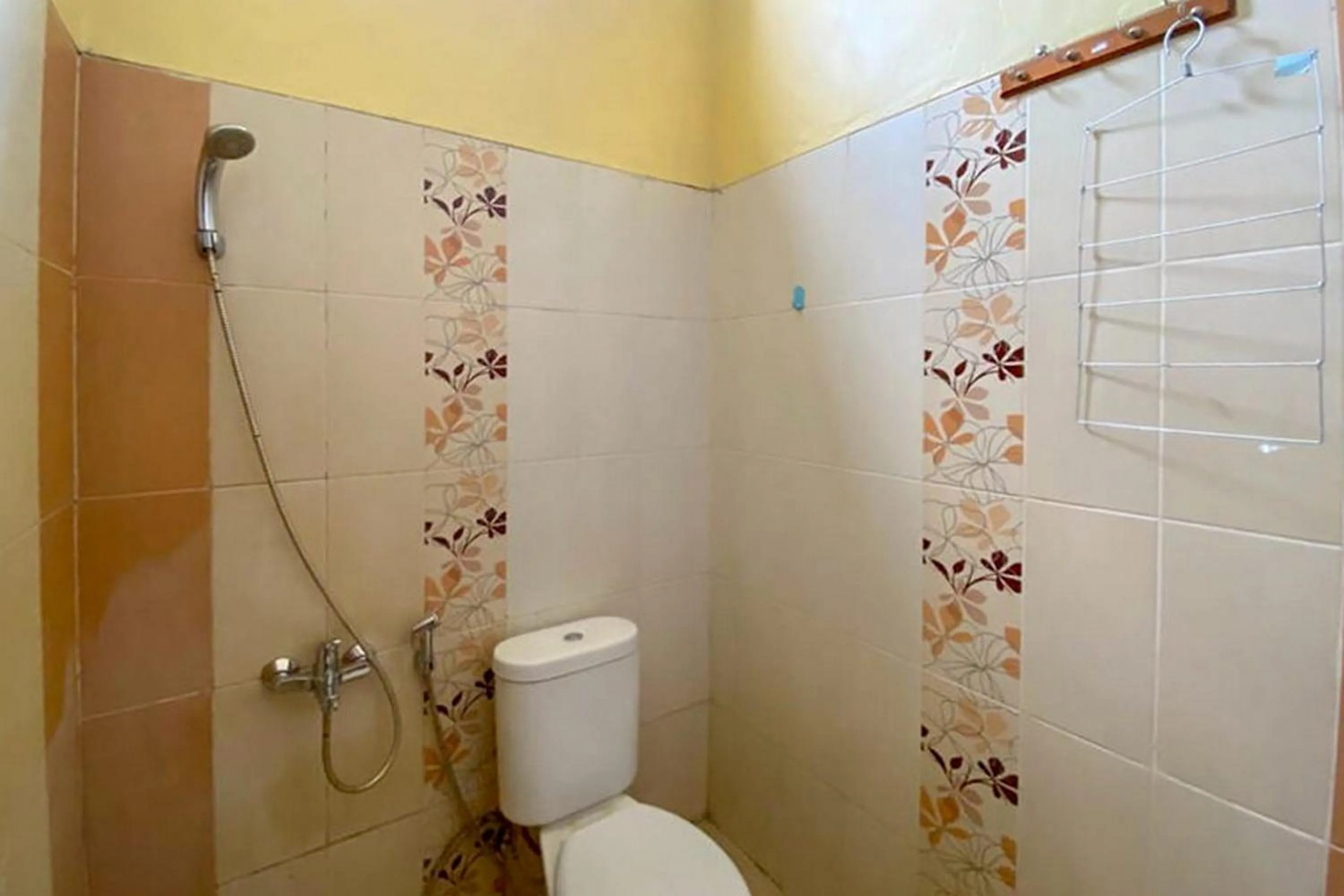Bathroom in Rama Shinta Homestay near Gembira Loka Zoo RedPartner