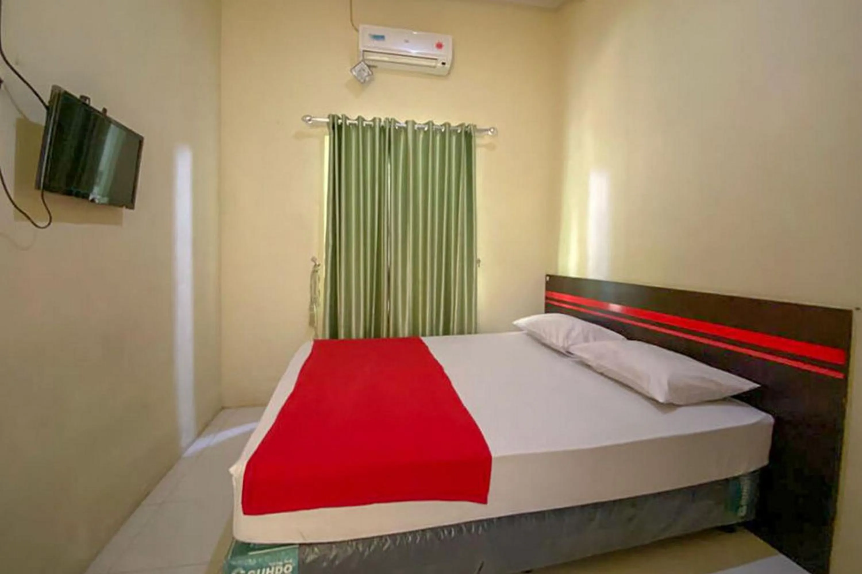 Bed in Rama Shinta Homestay near Gembira Loka Zoo RedPartner