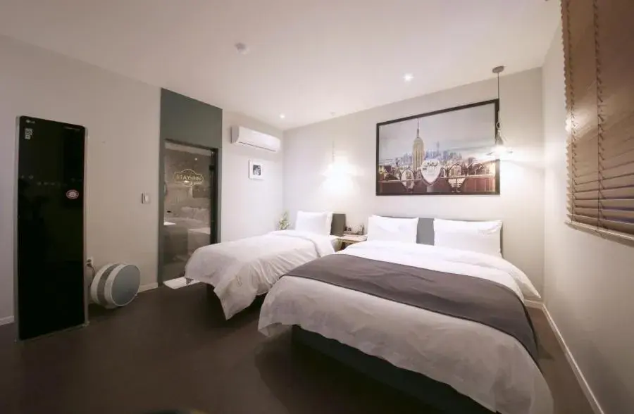 Deluxe Twin Room in Gimhae Jangyu Stayin Hotel Deluxe Twin Room in Gimhae Jangyu Stayin Hotel