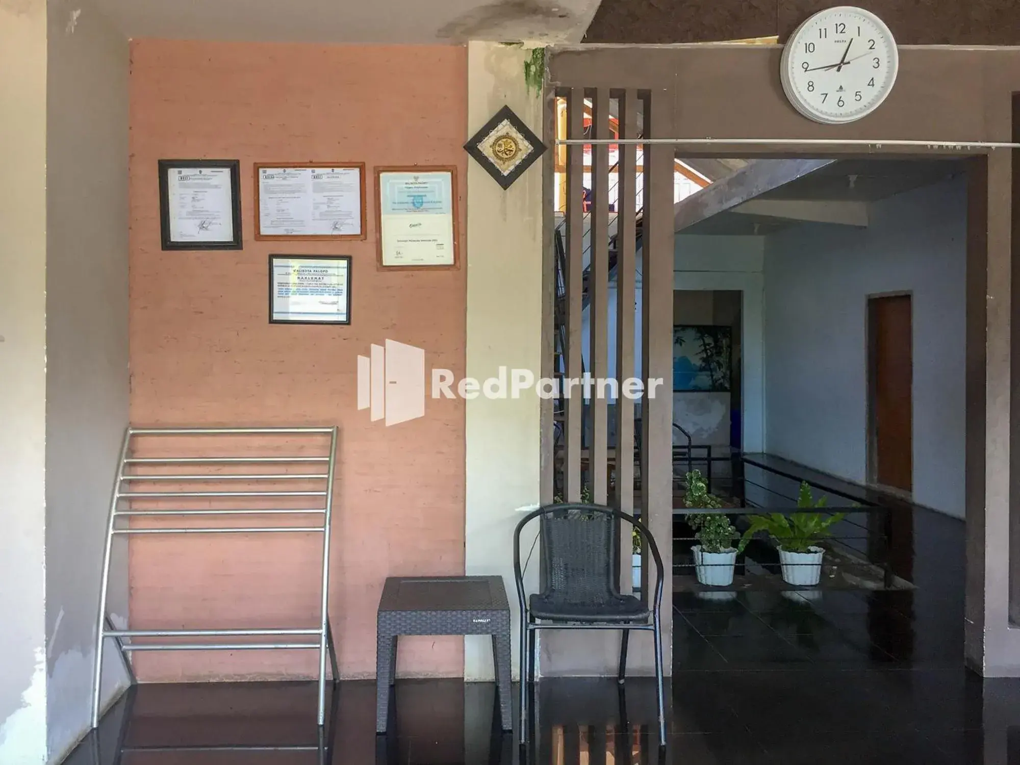 Facade/entrance in Wisma Andini Palopo RedPartner Facade/entrance in Wisma Andini Palopo RedPartner