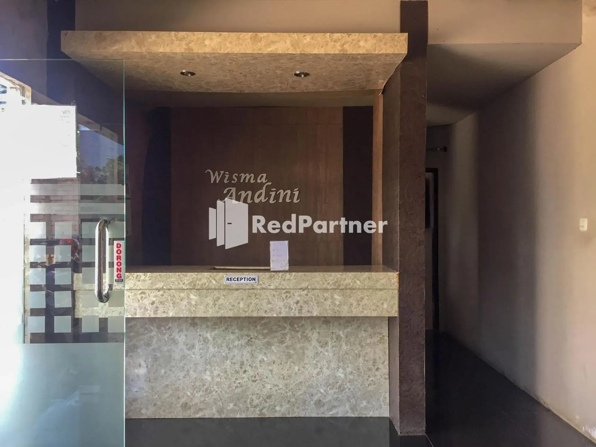 Lobby or reception in Wisma Andini Palopo RedPartner Lobby or reception in Wisma Andini Palopo RedPartner