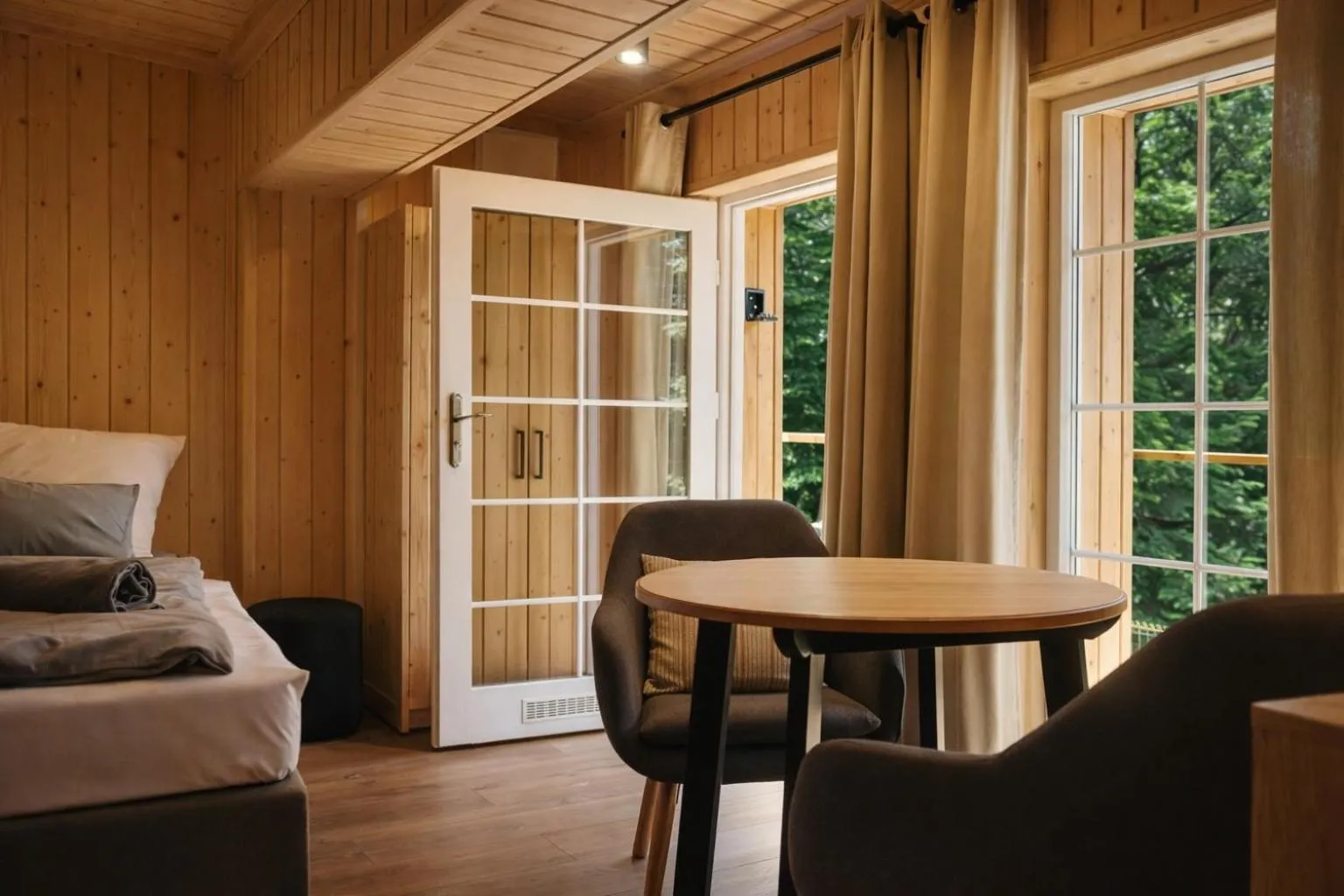 Apartamenty Leśna Przystań nad jeziorem