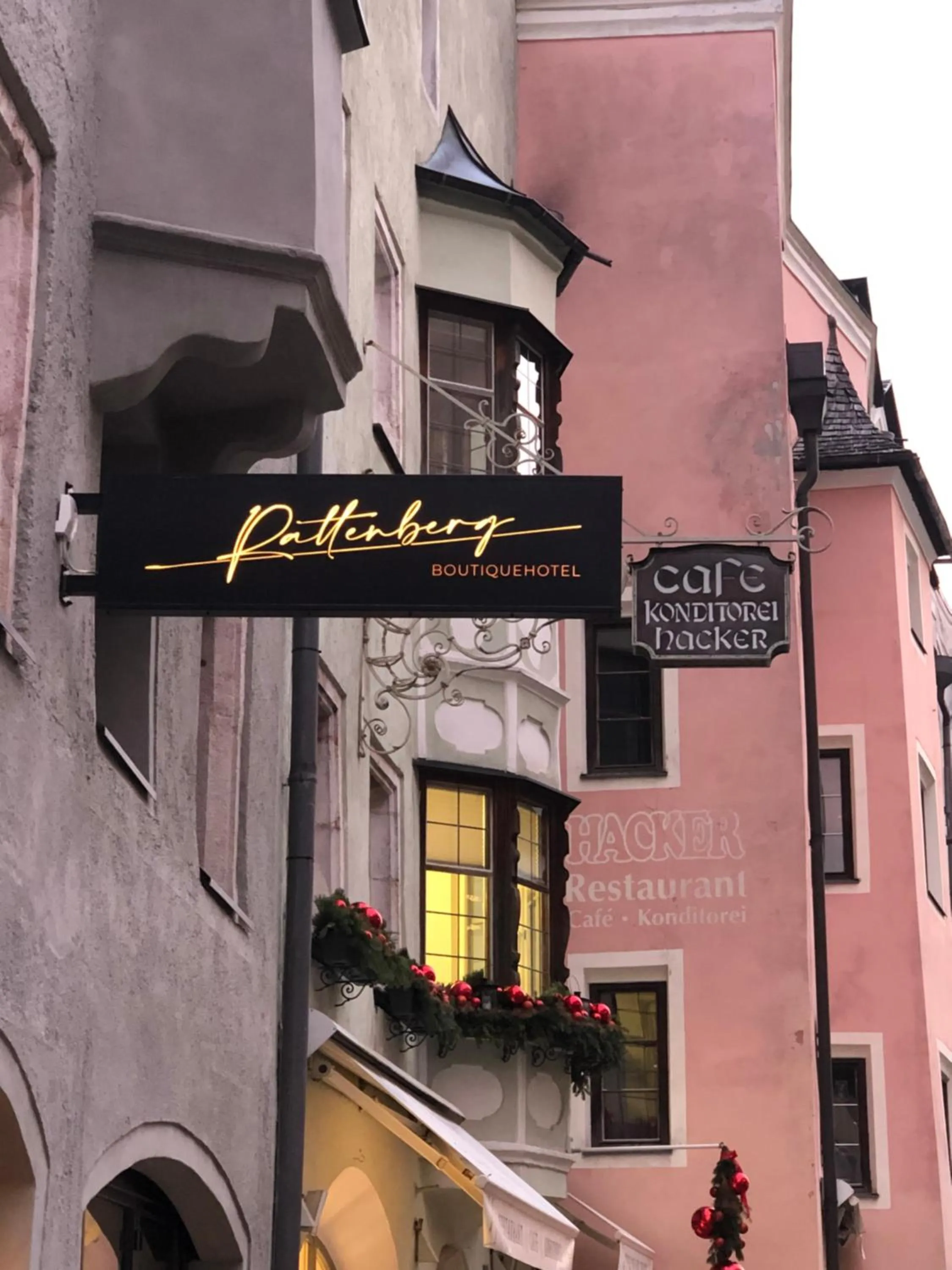 Property logo or sign in Boutiquehotel Rattenberg