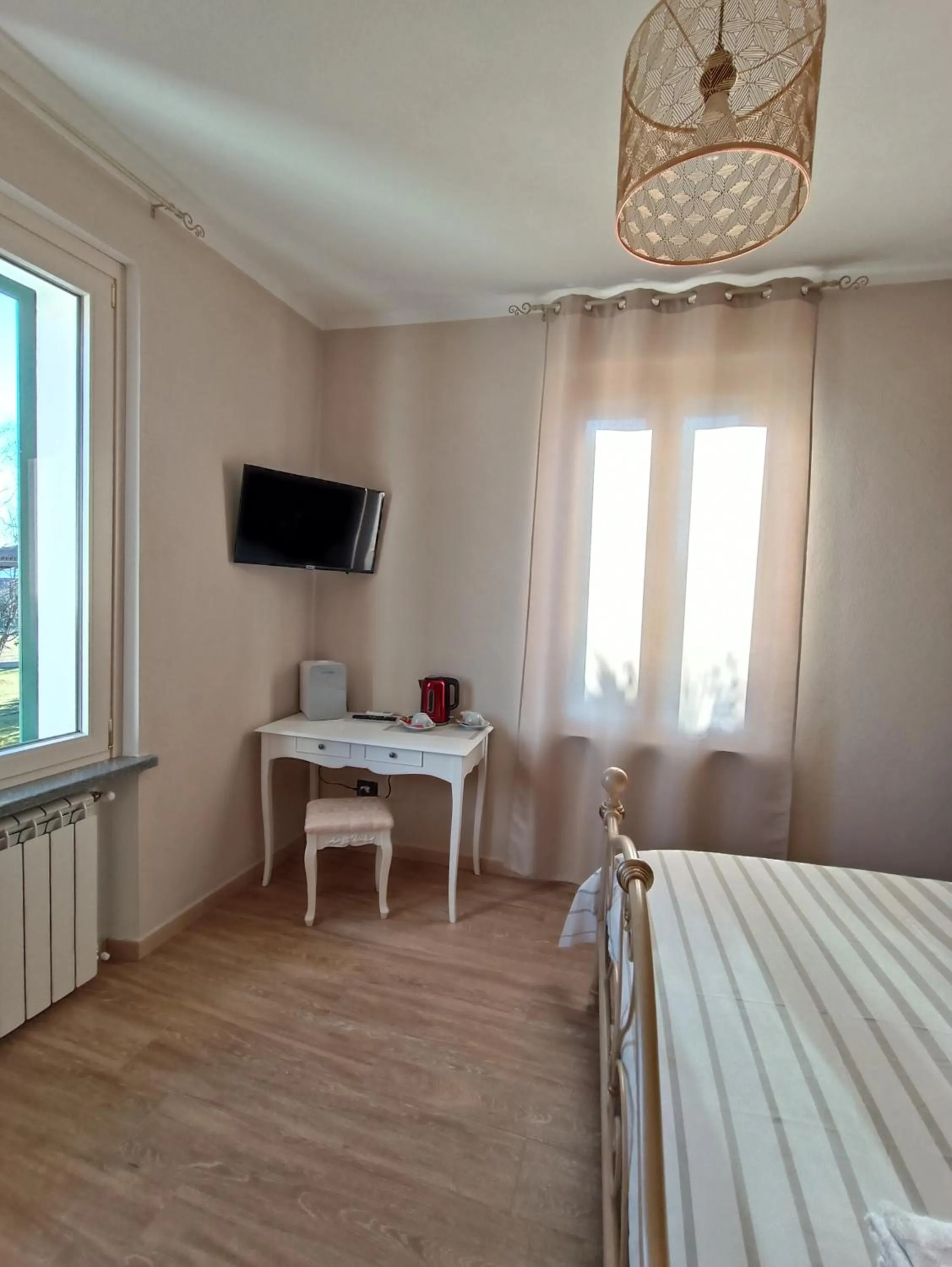 Bed in B&B VILLA PREZIOSA LAGO MAGGIORE