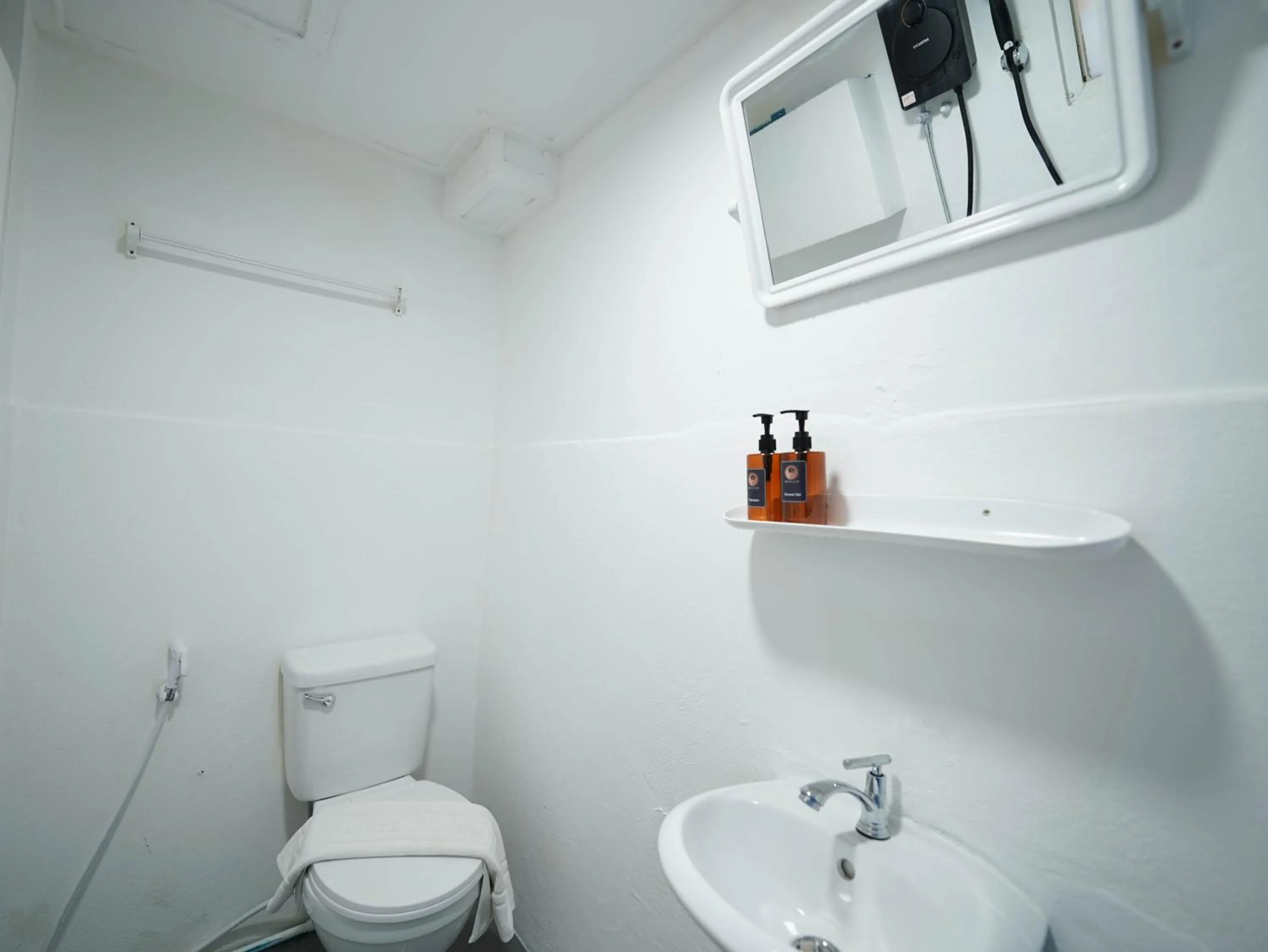 Shower in RoomQuest North Pattaya Light Collection