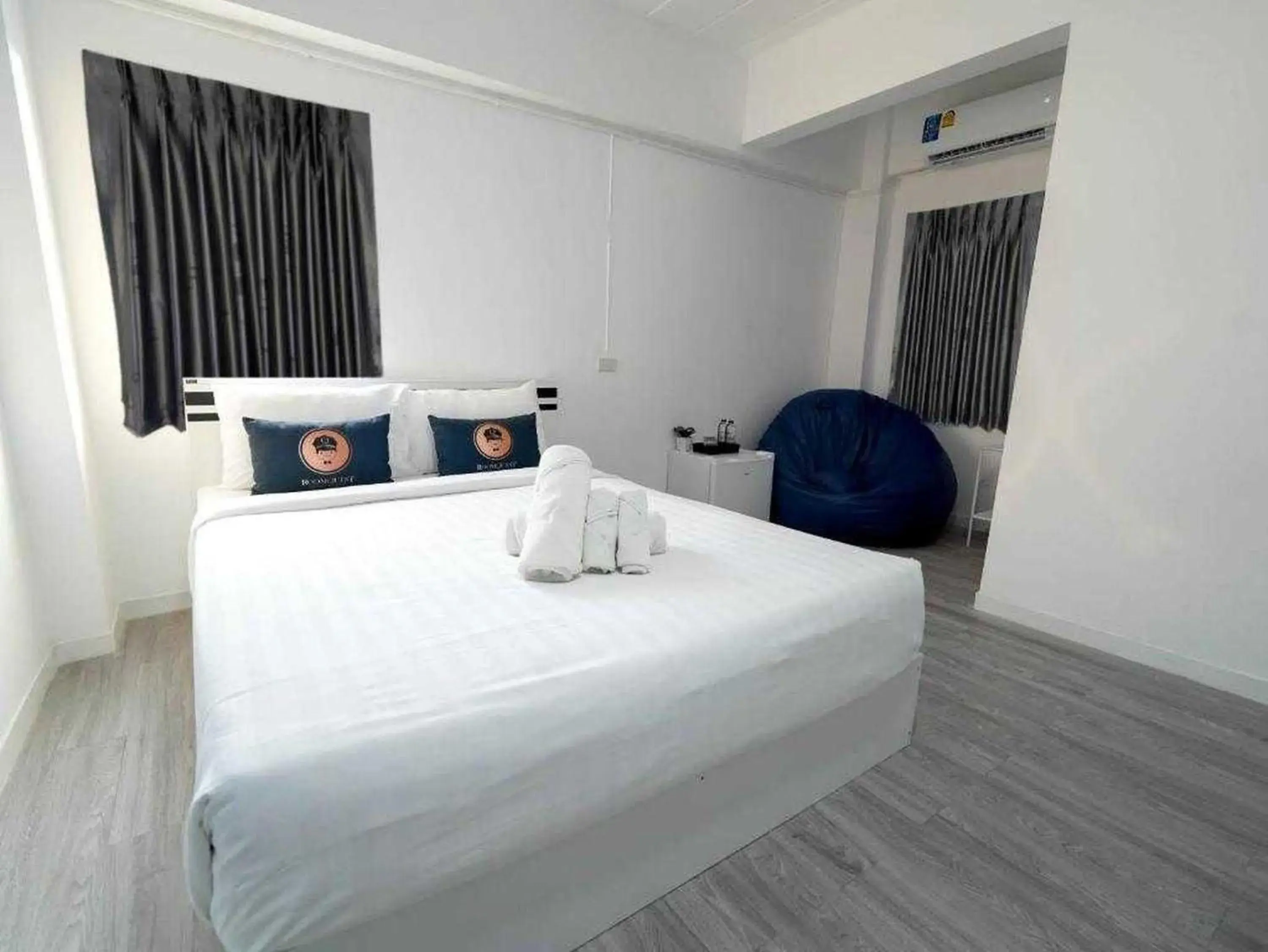 Photo of the whole room, Bed in RQ North Pattaya by Collection O Photo of the whole room, Bed in RQ North Pattaya by Collection O