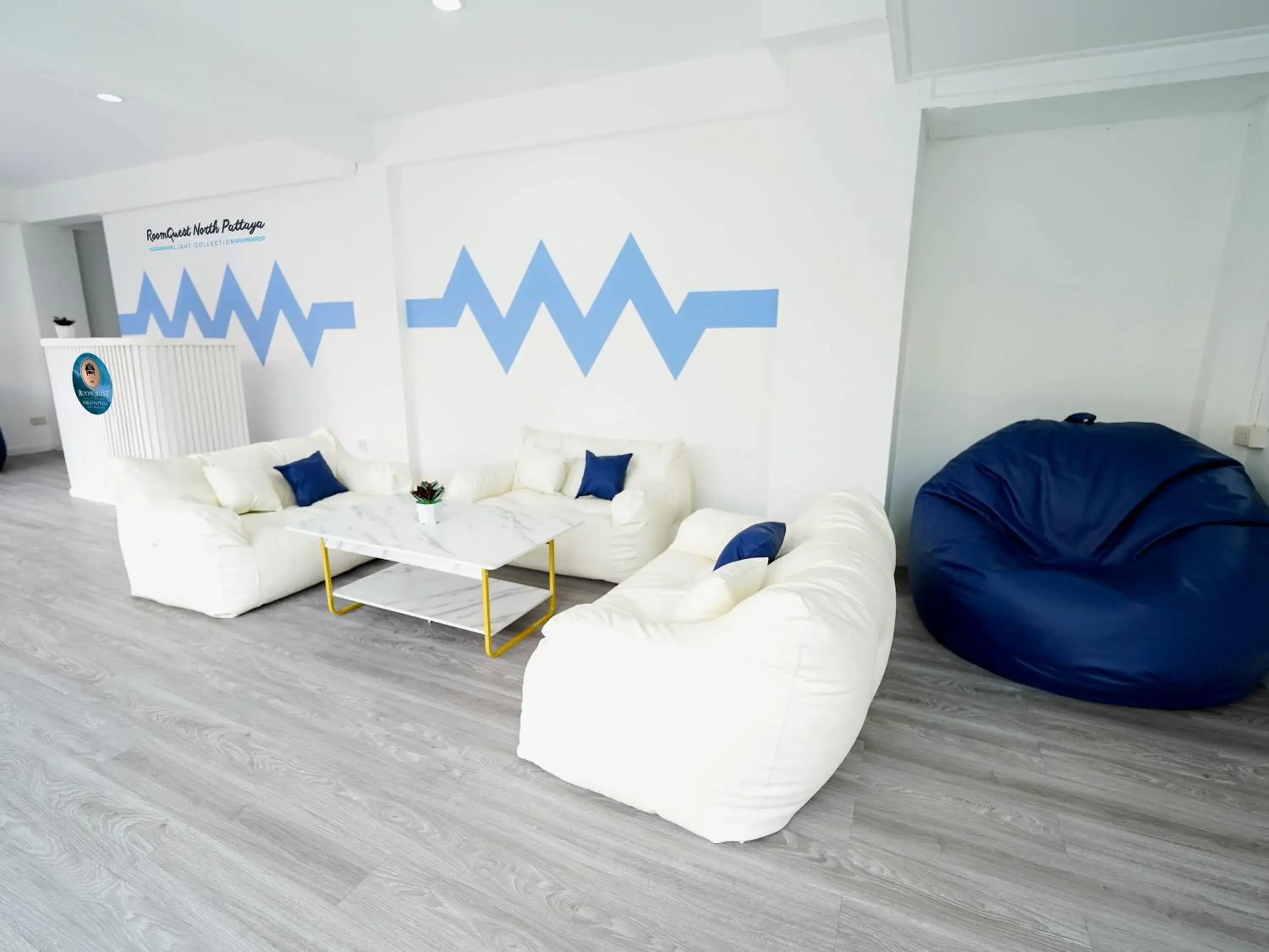 Living room in RQ North Pattaya by Collection O Living room in RQ North Pattaya by Collection O