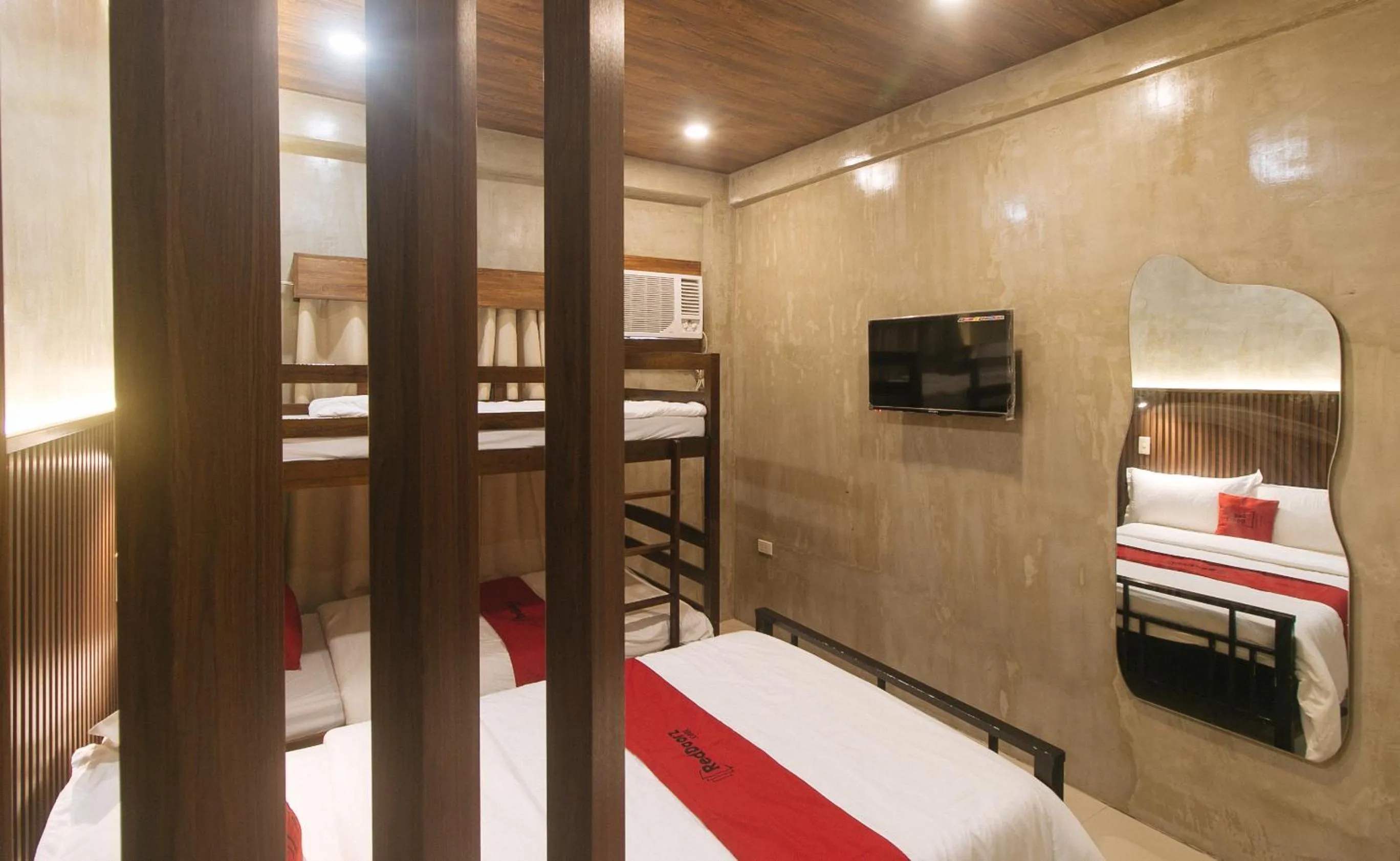 Bed in RedDoorz at MBB Room NAIA 2