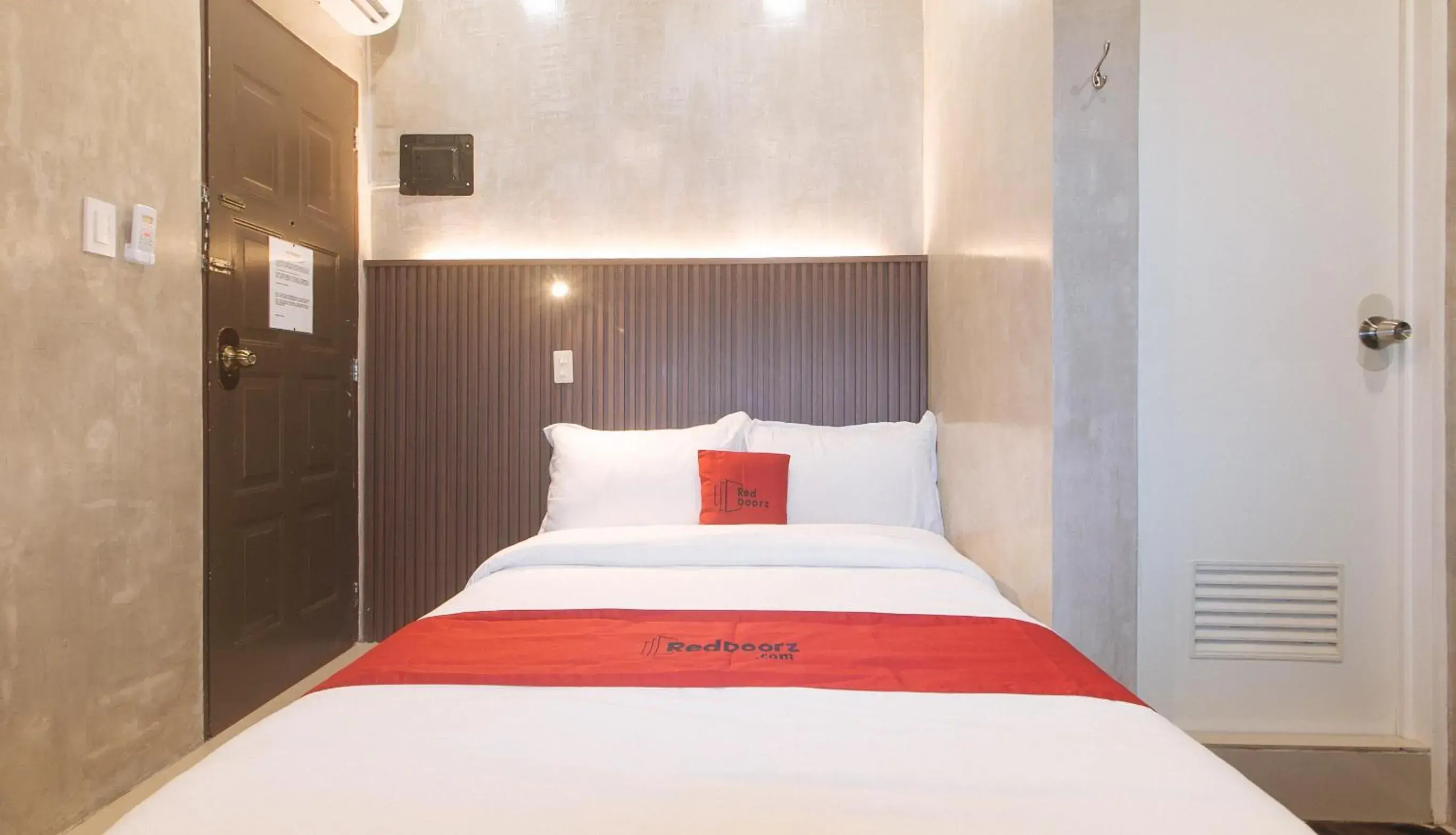 Bed in RedDoorz at MBB Room NAIA 2 Bed in RedDoorz at MBB Room NAIA 2