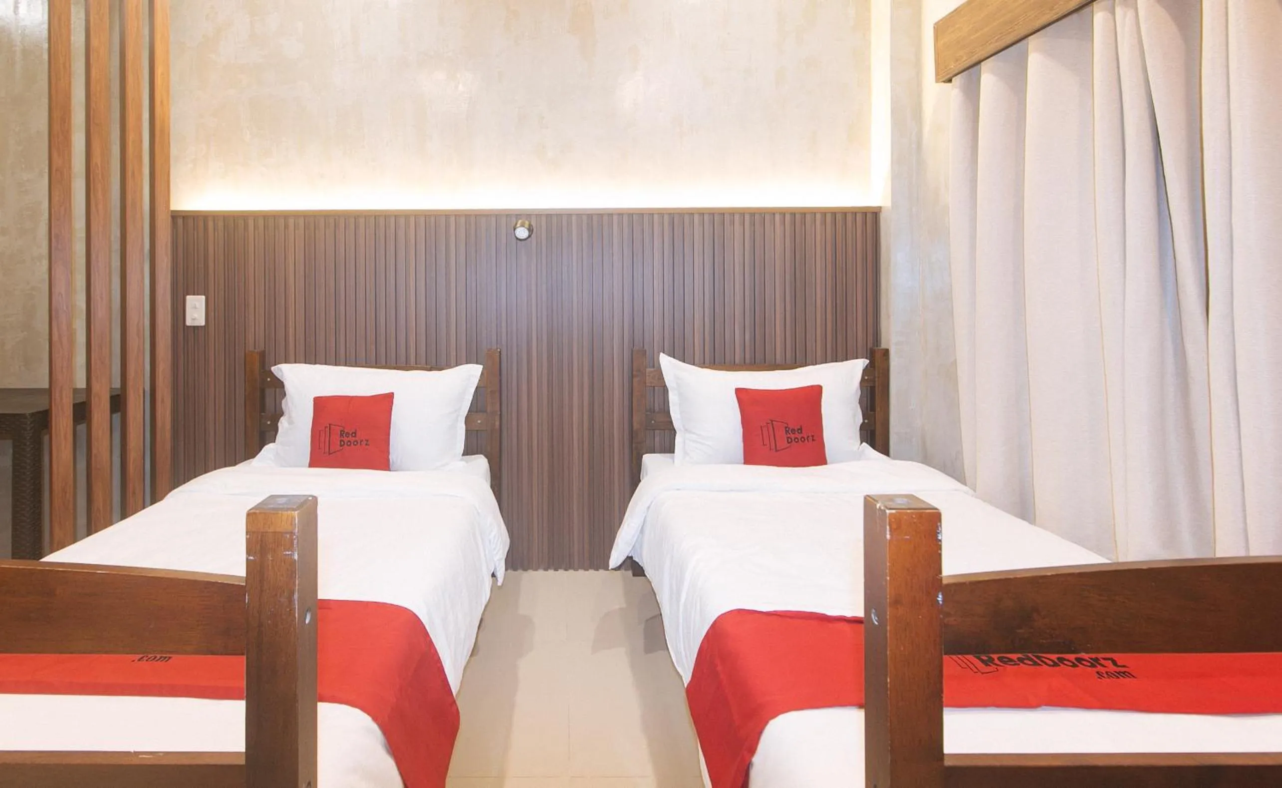 Bed in RedDoorz at MBB Room NAIA 2