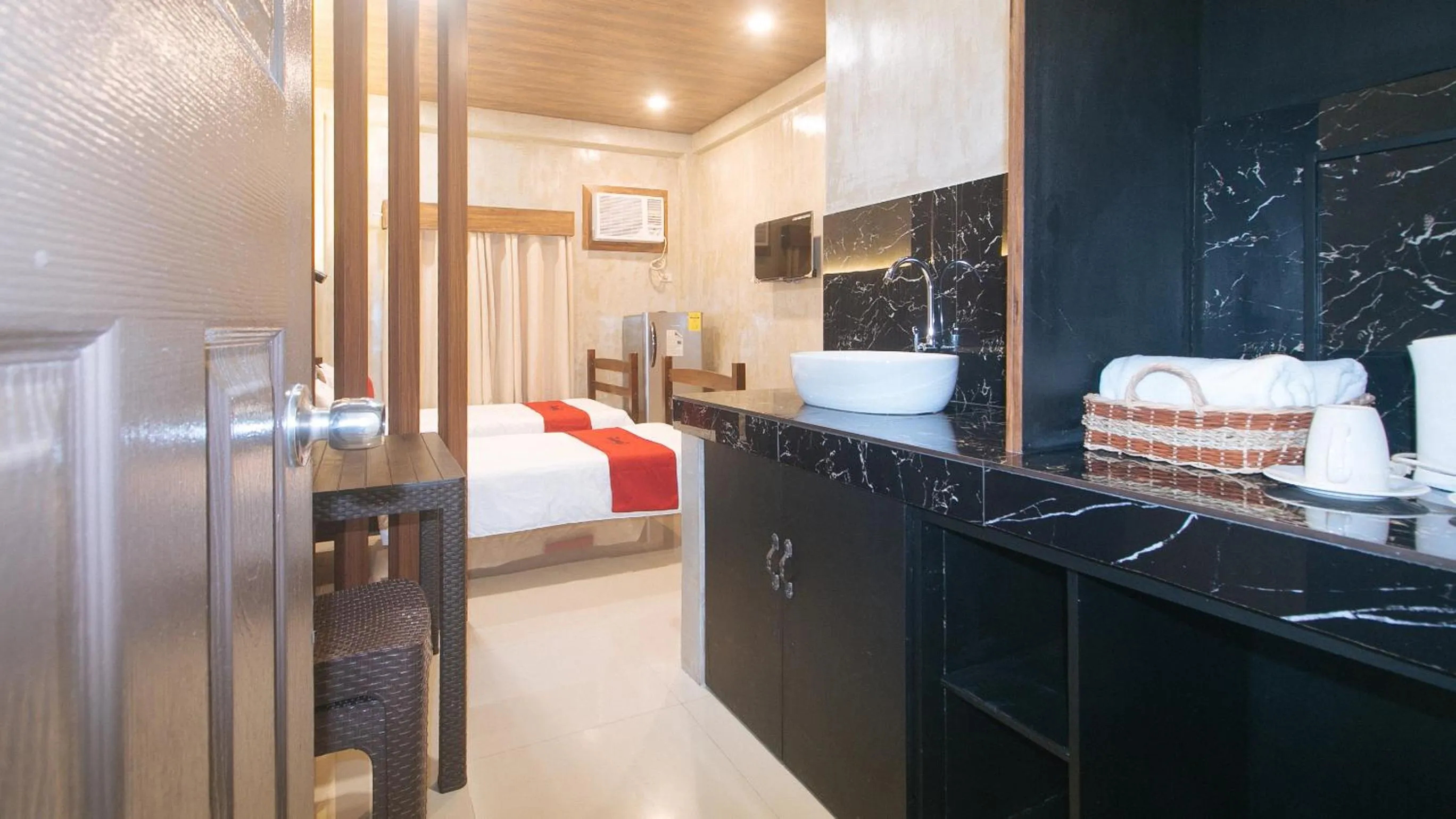 Bed in RedDoorz at MBB Room NAIA 2