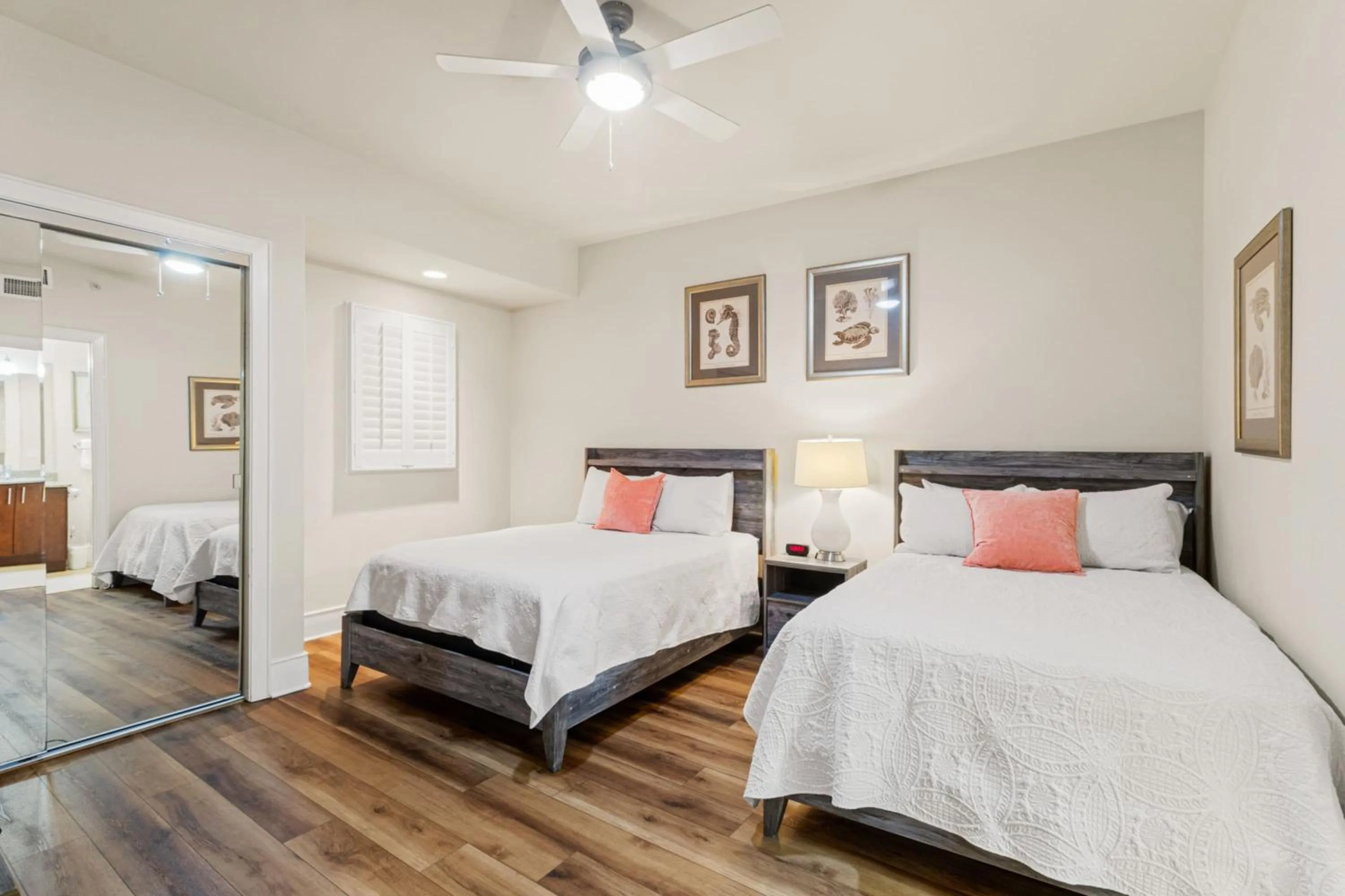 Bedroom, Bed in Turquoise 1908C