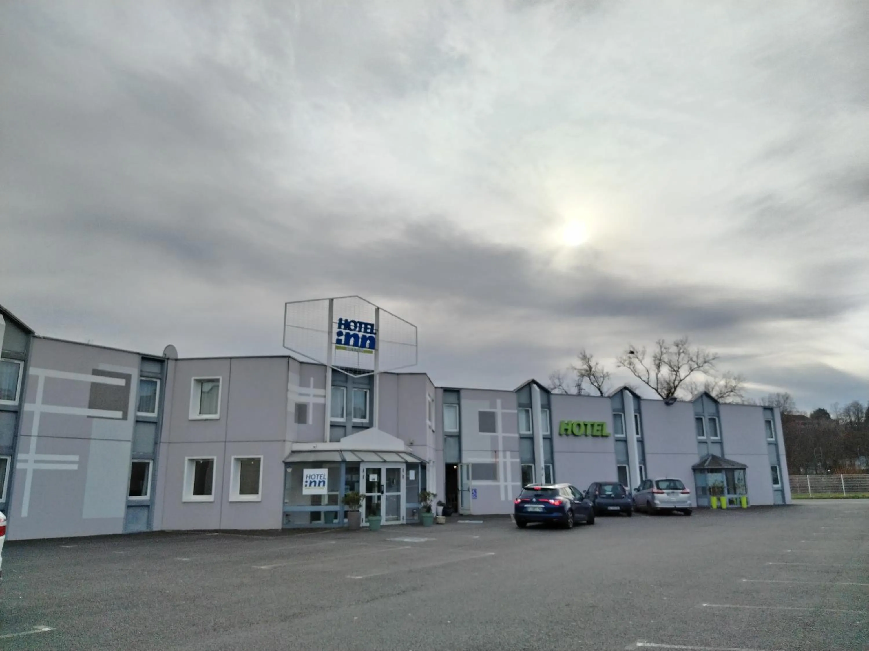 Property building in Hotel Inn Design Montluçon