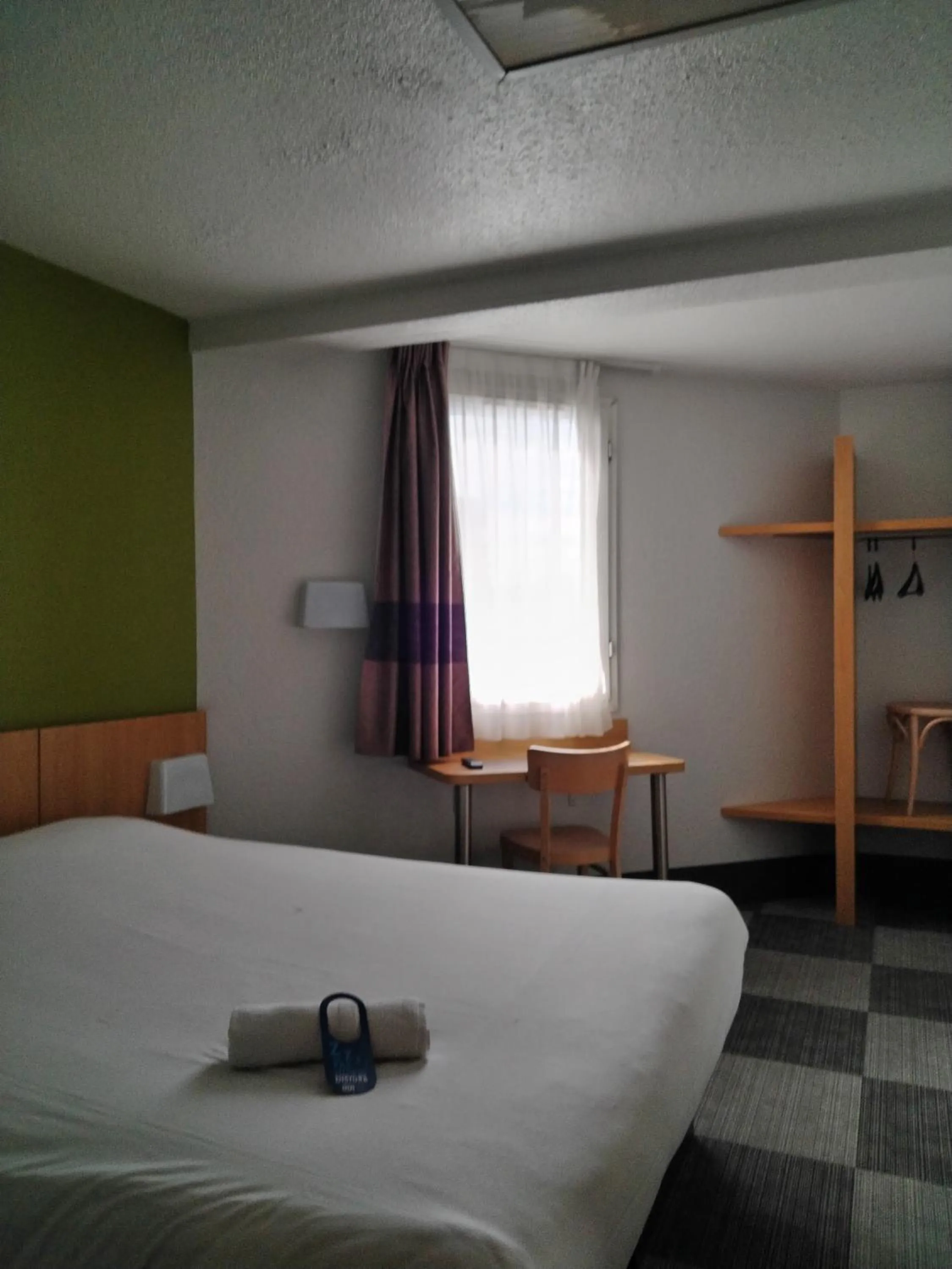 Bedroom, Bed in Hotel Inn Design Montluçon